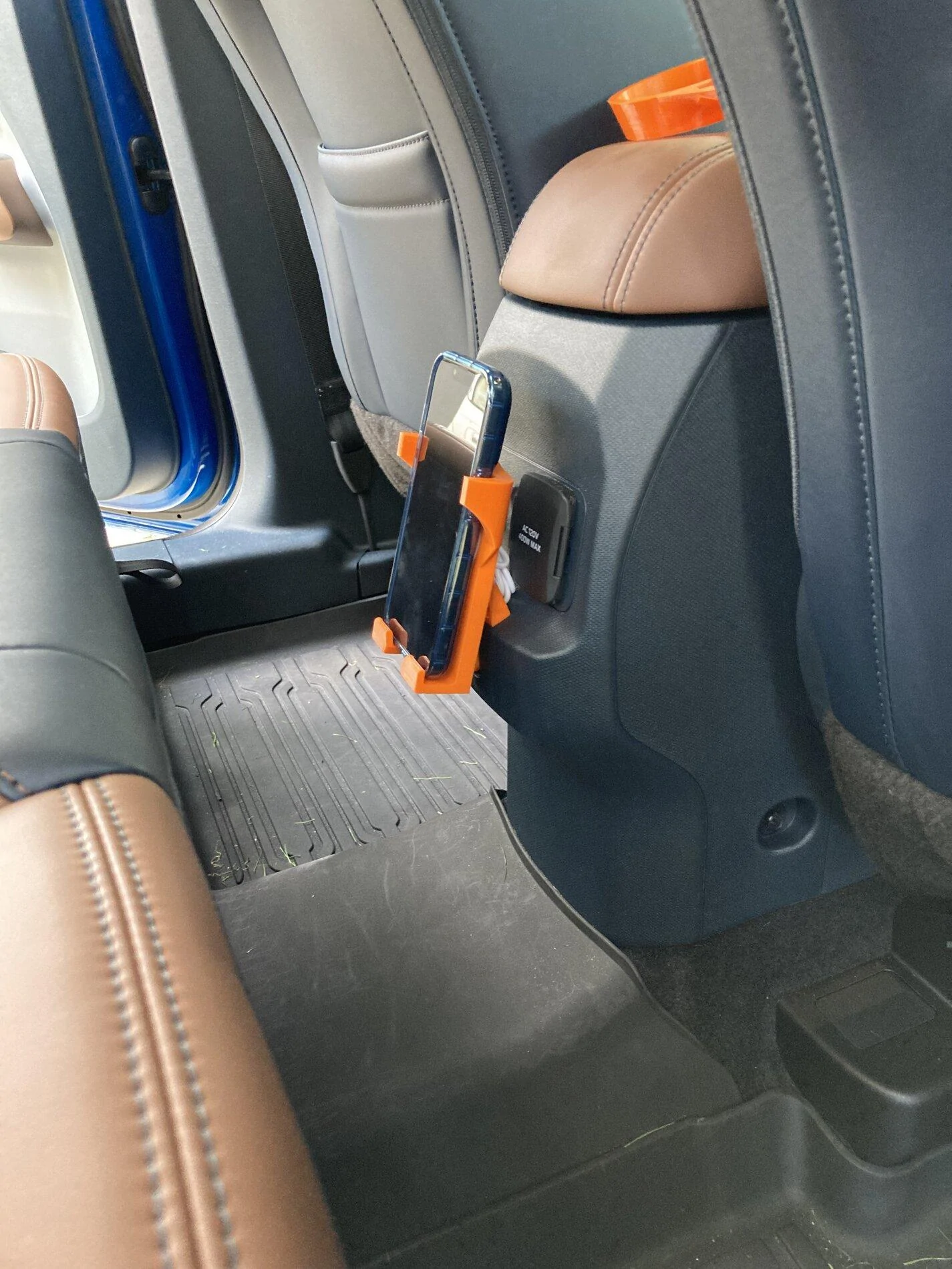 Ford Maverick FITS Slot Accessory - Wireless Charger Phone Holder - 3D Printed FA968927-56F3-4911-A0E8-013A88DD02EC