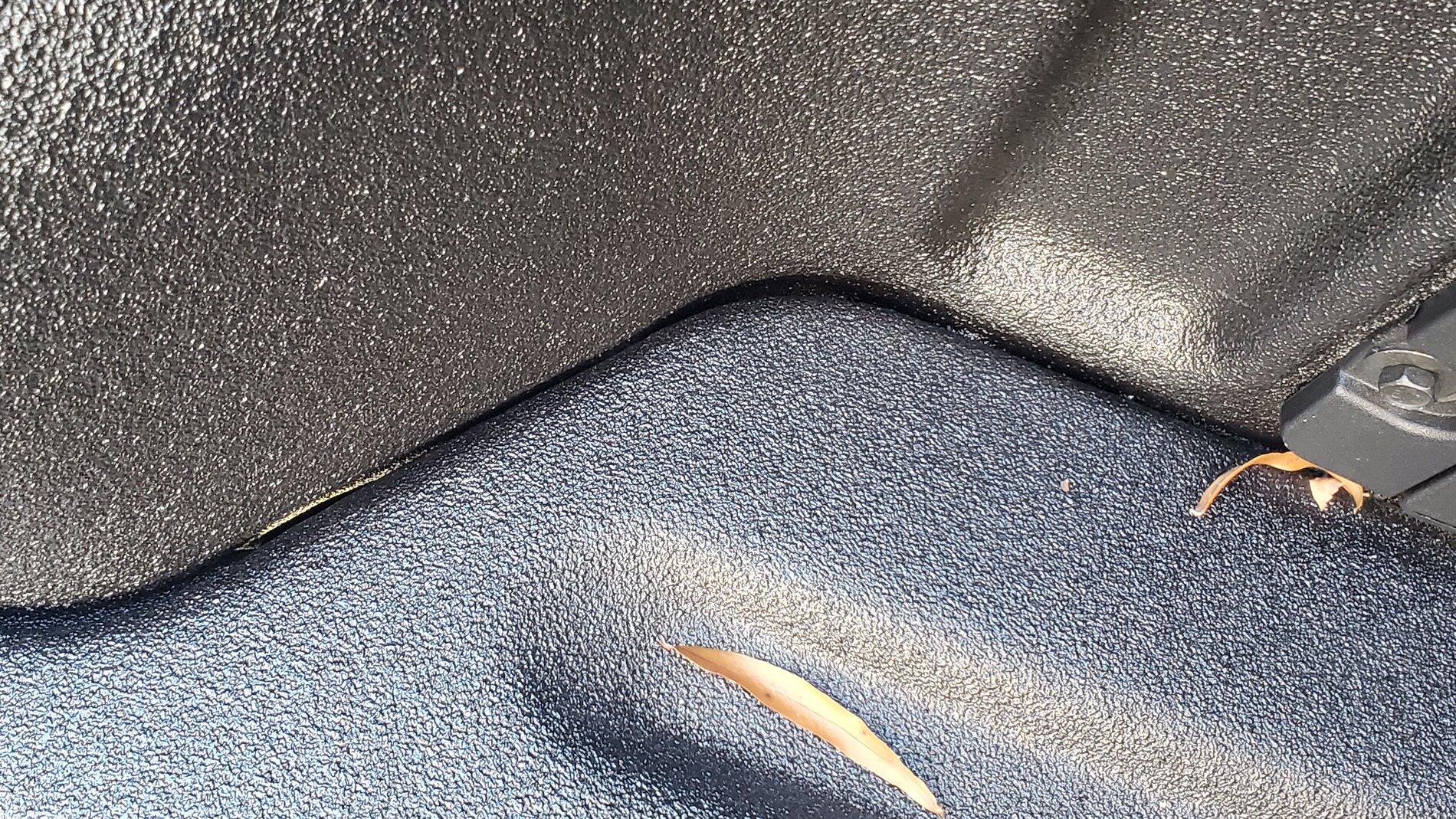 Ford Maverick Bed floor separation / gap from side of bed - normal or issue? 20211115_134640