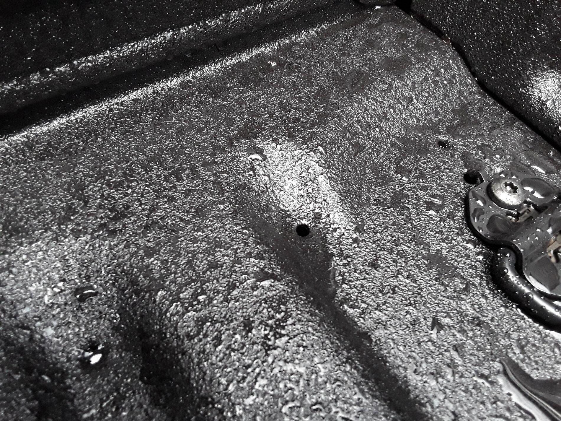Ford Maverick Bed floor separation / gap from side of bed - normal or issue? 20211115_155053
