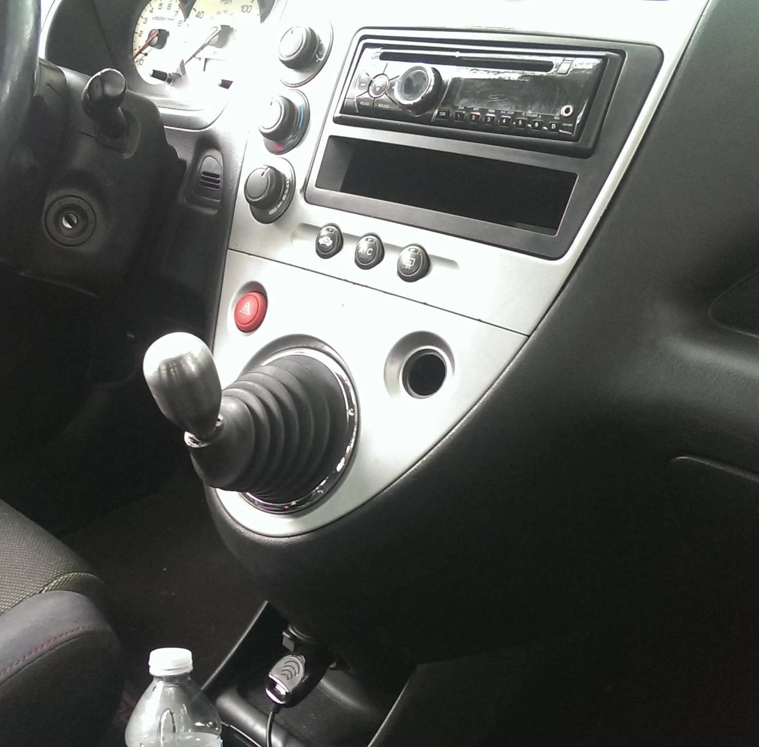 Ford Maverick Dash cubby hole -- what's in yours? 📸 external-content.duckduckgo.com