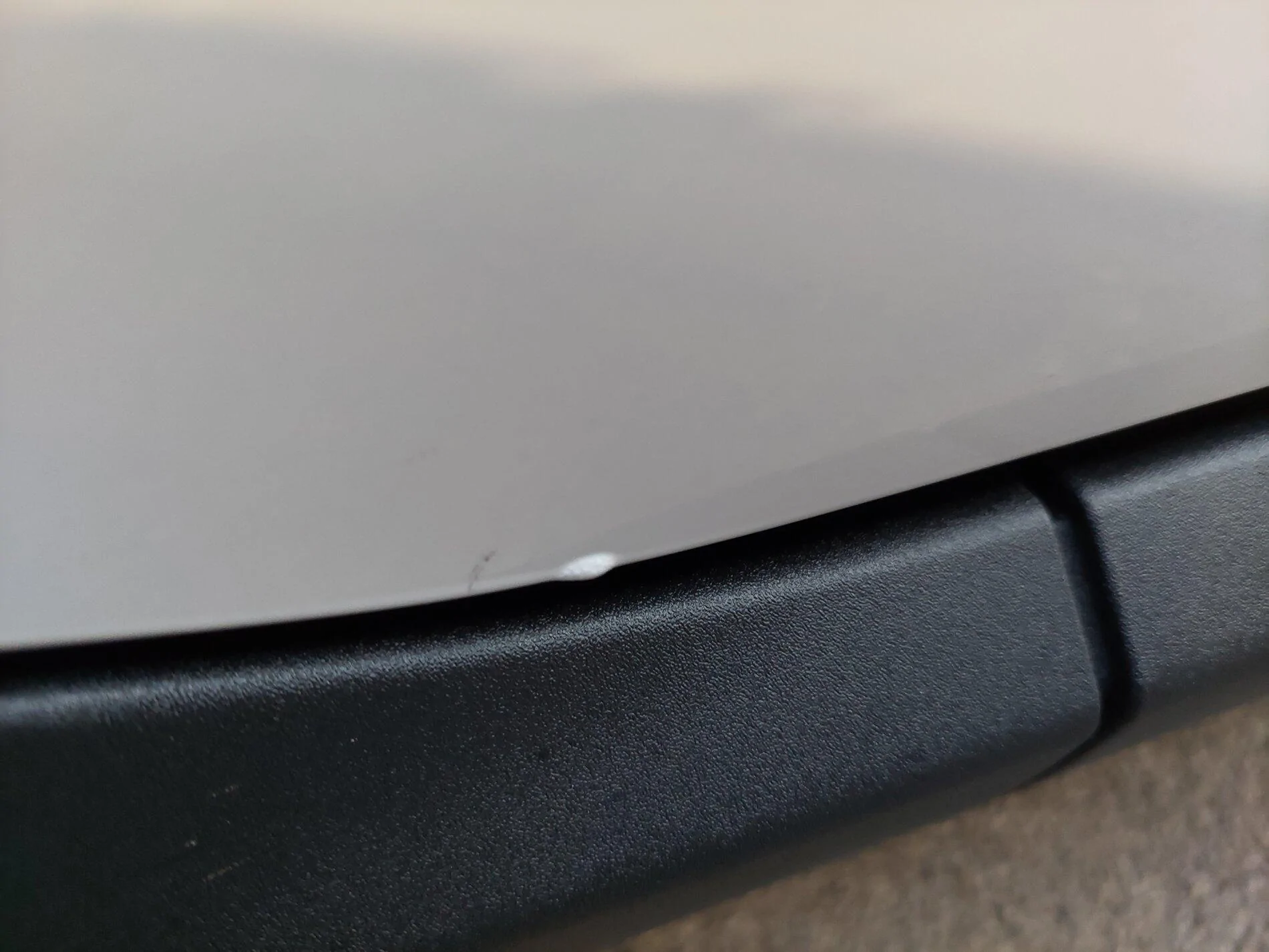 Ford Maverick Small paint flaw on rear passenger door. 20211116_162306