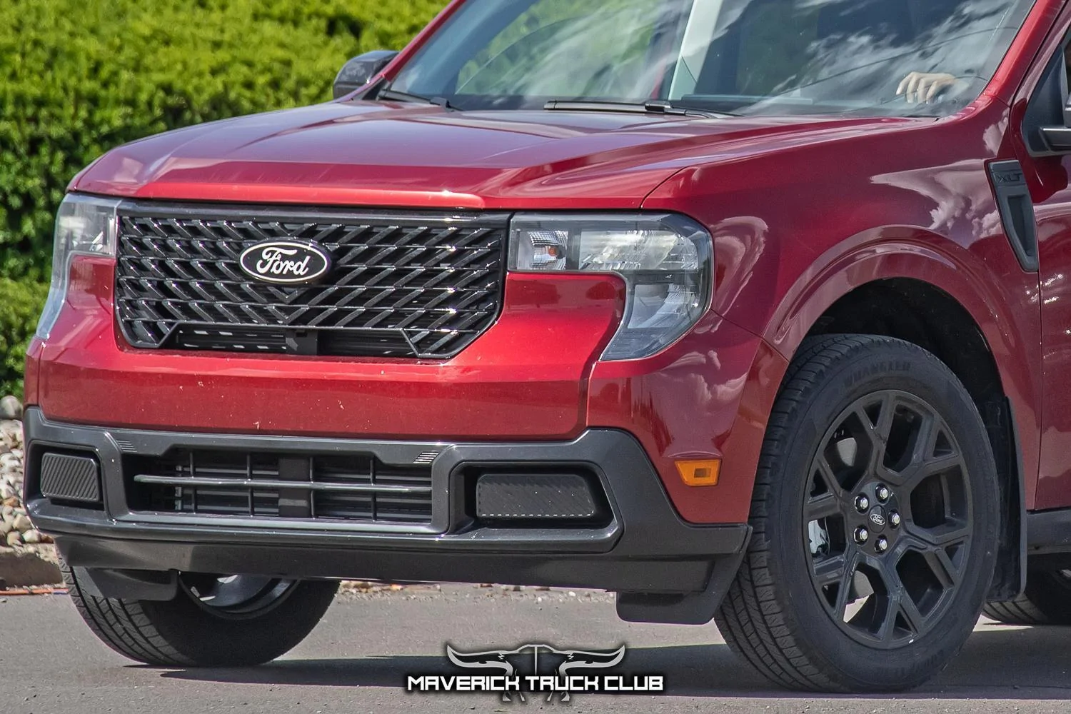 Ford Maverick RUBY RED Maverick Photos Thread new-grille-2025-maverick-xlt-hot-pepper-red-4-jpg