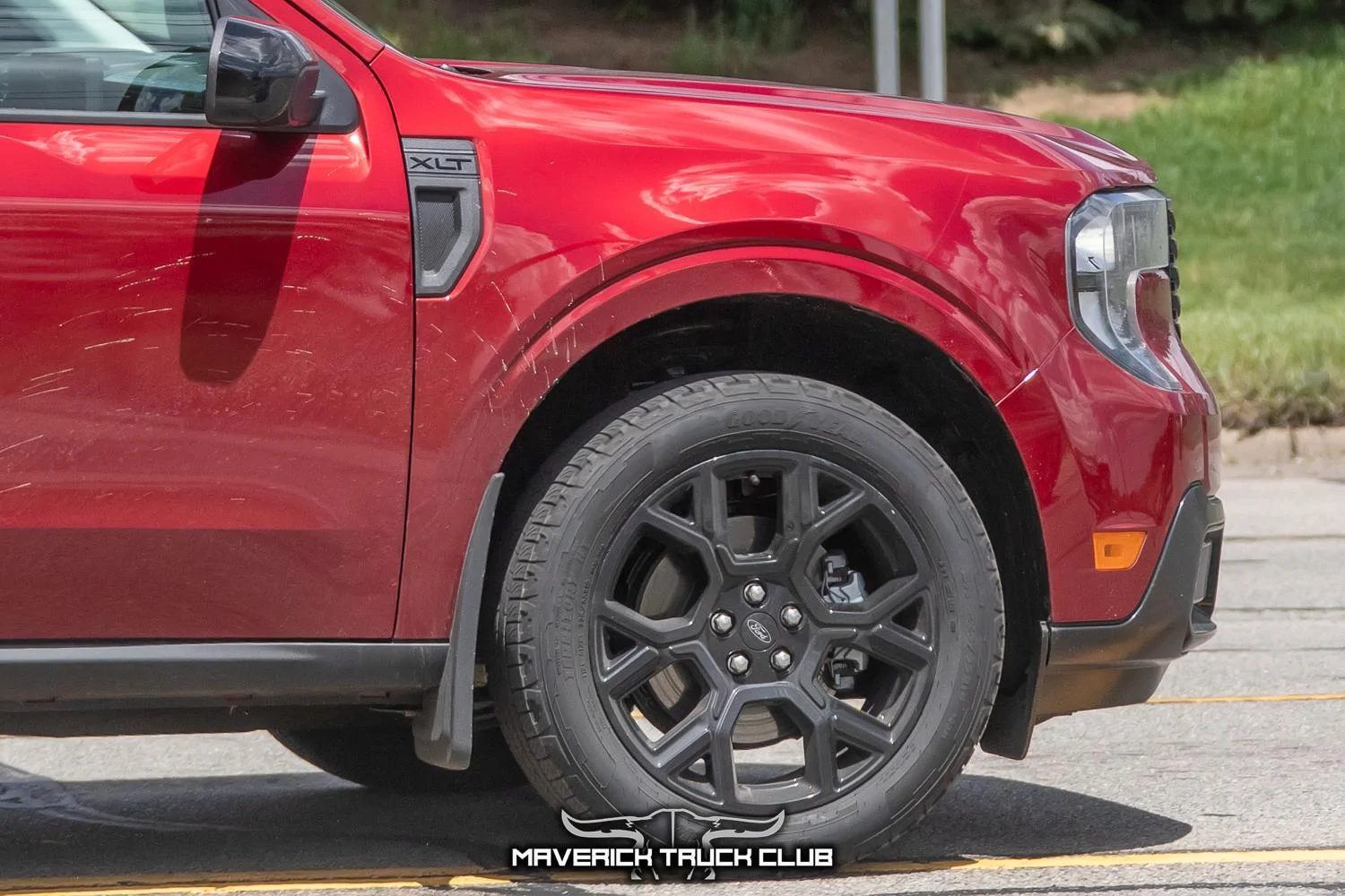 Ford Maverick RUBY RED Maverick Photos Thread new-grille-2025-maverick-xlt-hot-pepper-red-5-jpg
