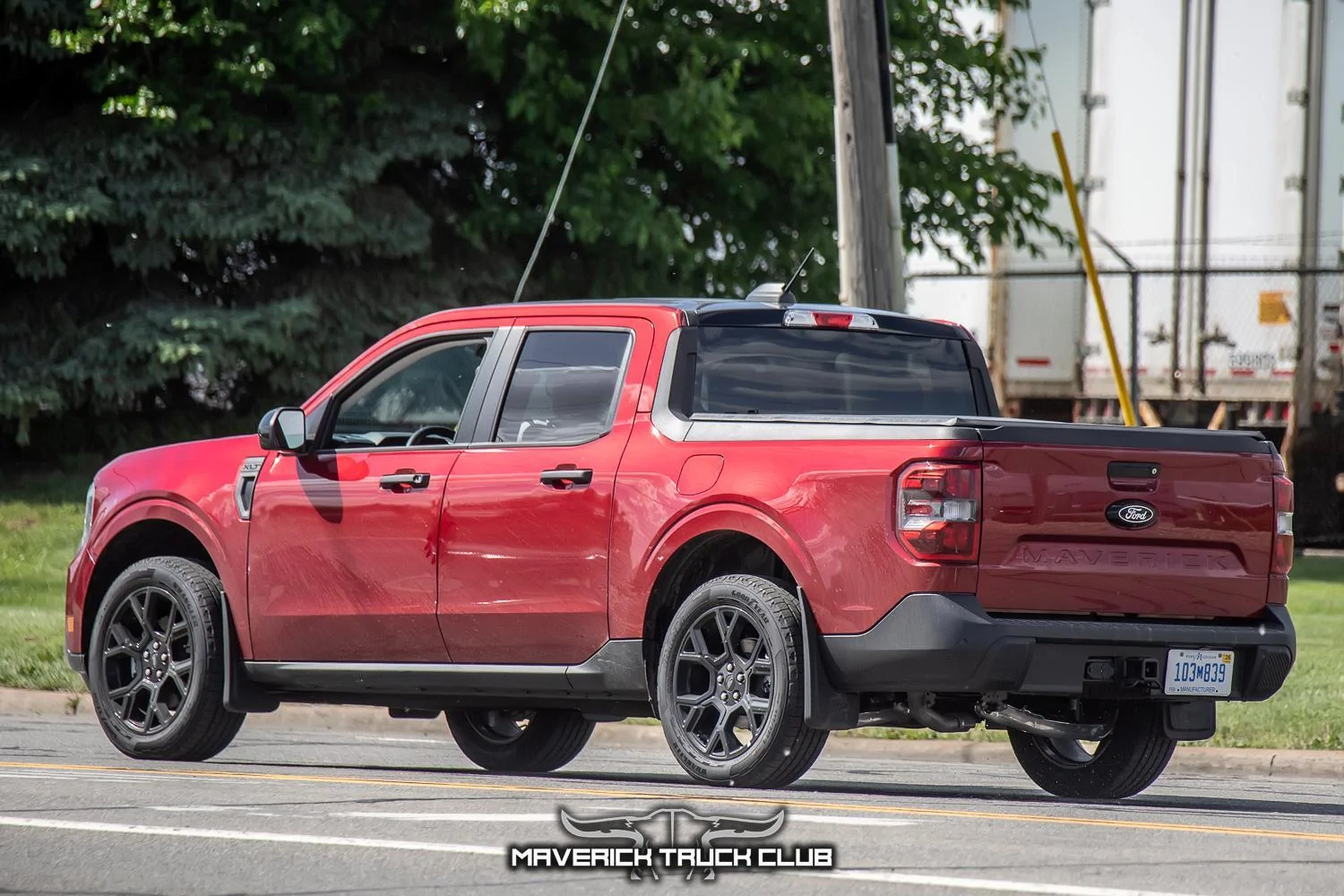 Ford Maverick RUBY RED Maverick Photos Thread new-grille-2025-maverick-xlt-hot-pepper-red-8-jpg