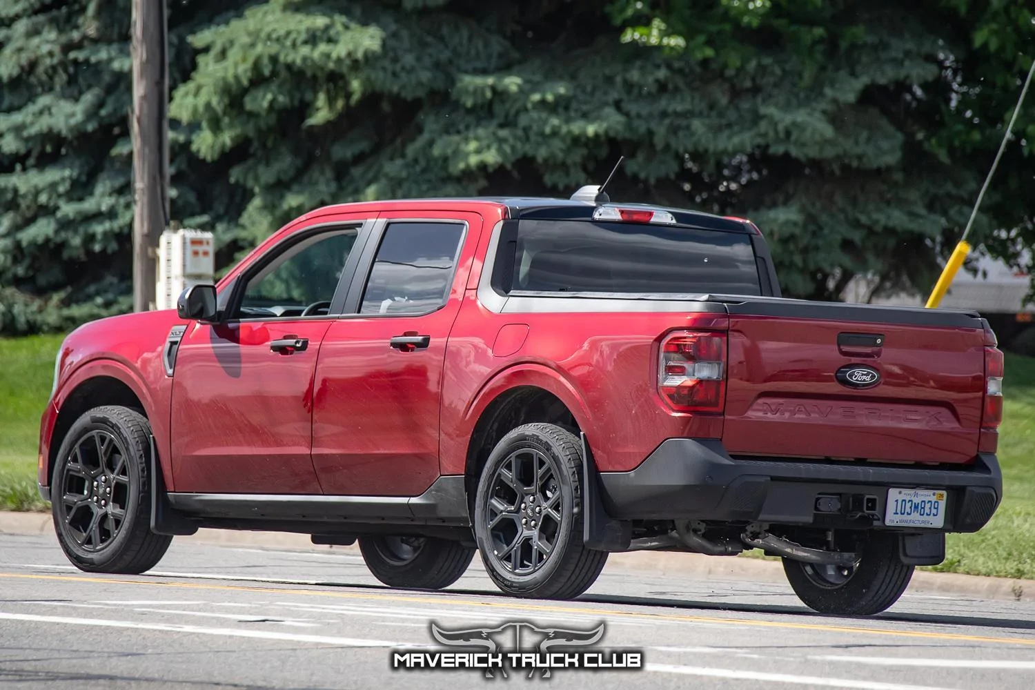 Ford Maverick RUBY RED Maverick Photos Thread new-grille-2025-maverick-xlt-hot-pepper-red-9-jpg