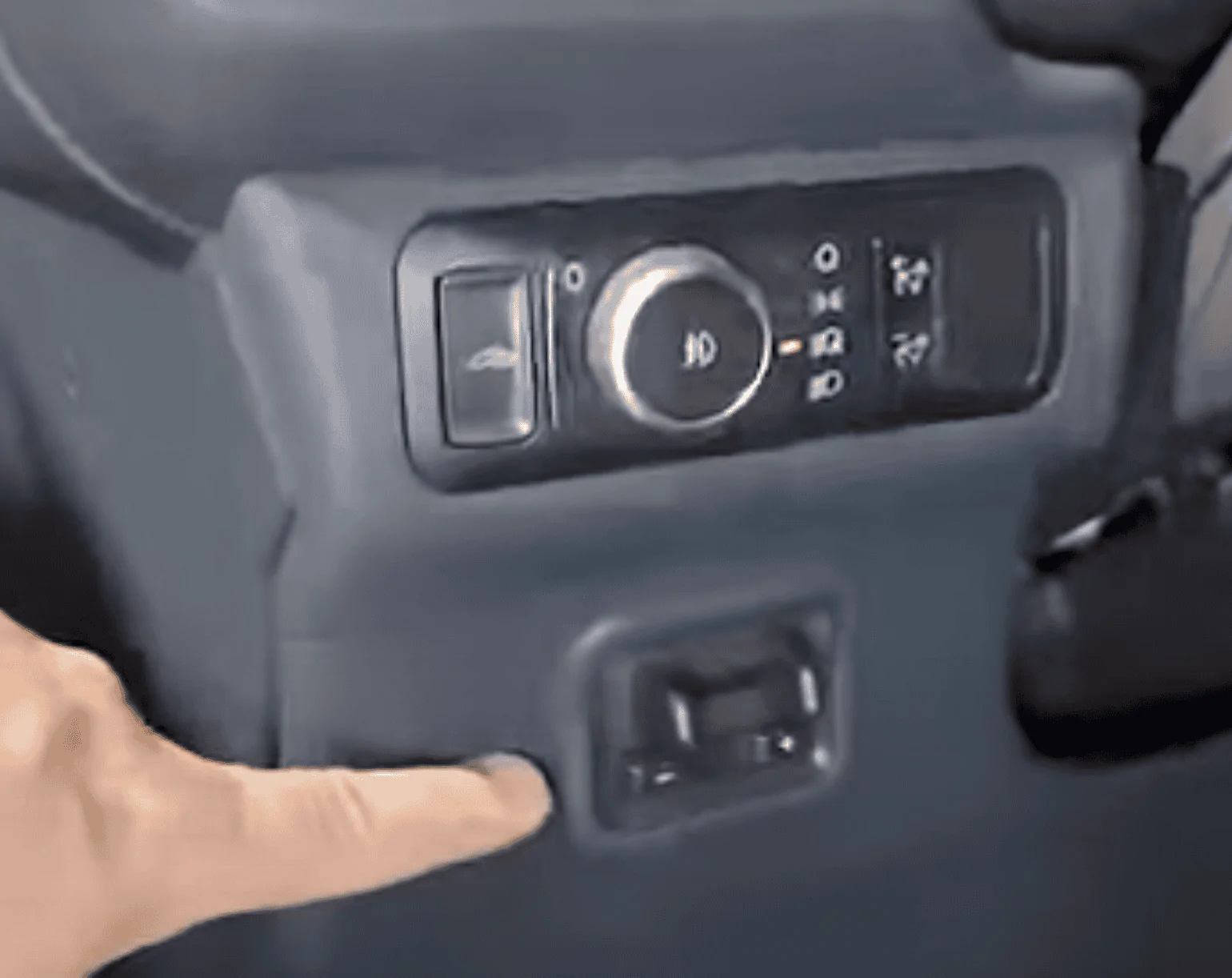 Ford Maverick 2025 Maverick Fog Lights non-Lobo Trims? Screenshot 2024-08-10 at 11.12.32 AM