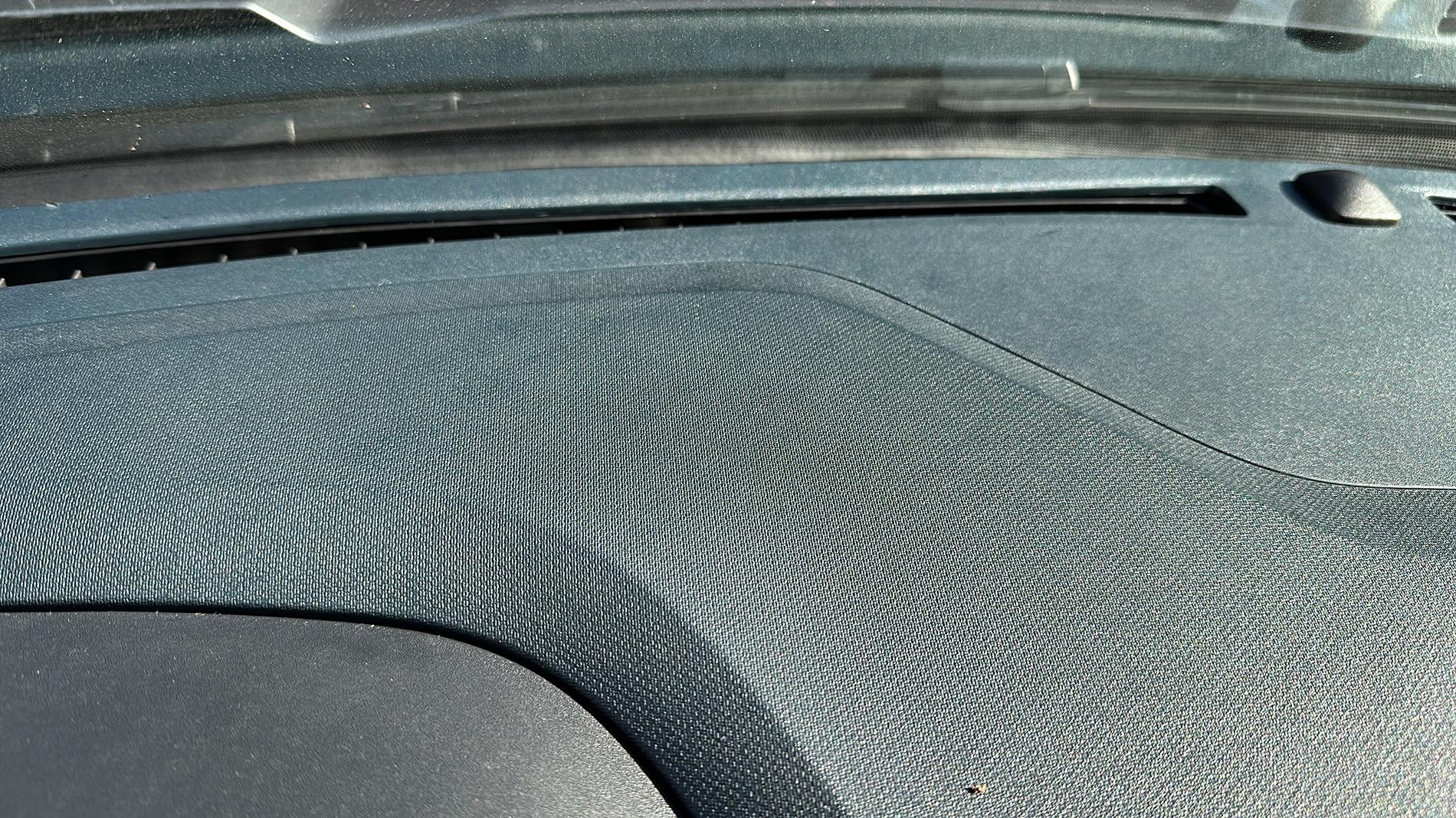 Ford Maverick Very annoying noise in defroster vent 61961143-B25B-48C9-ACB5-1B493C3F98A2