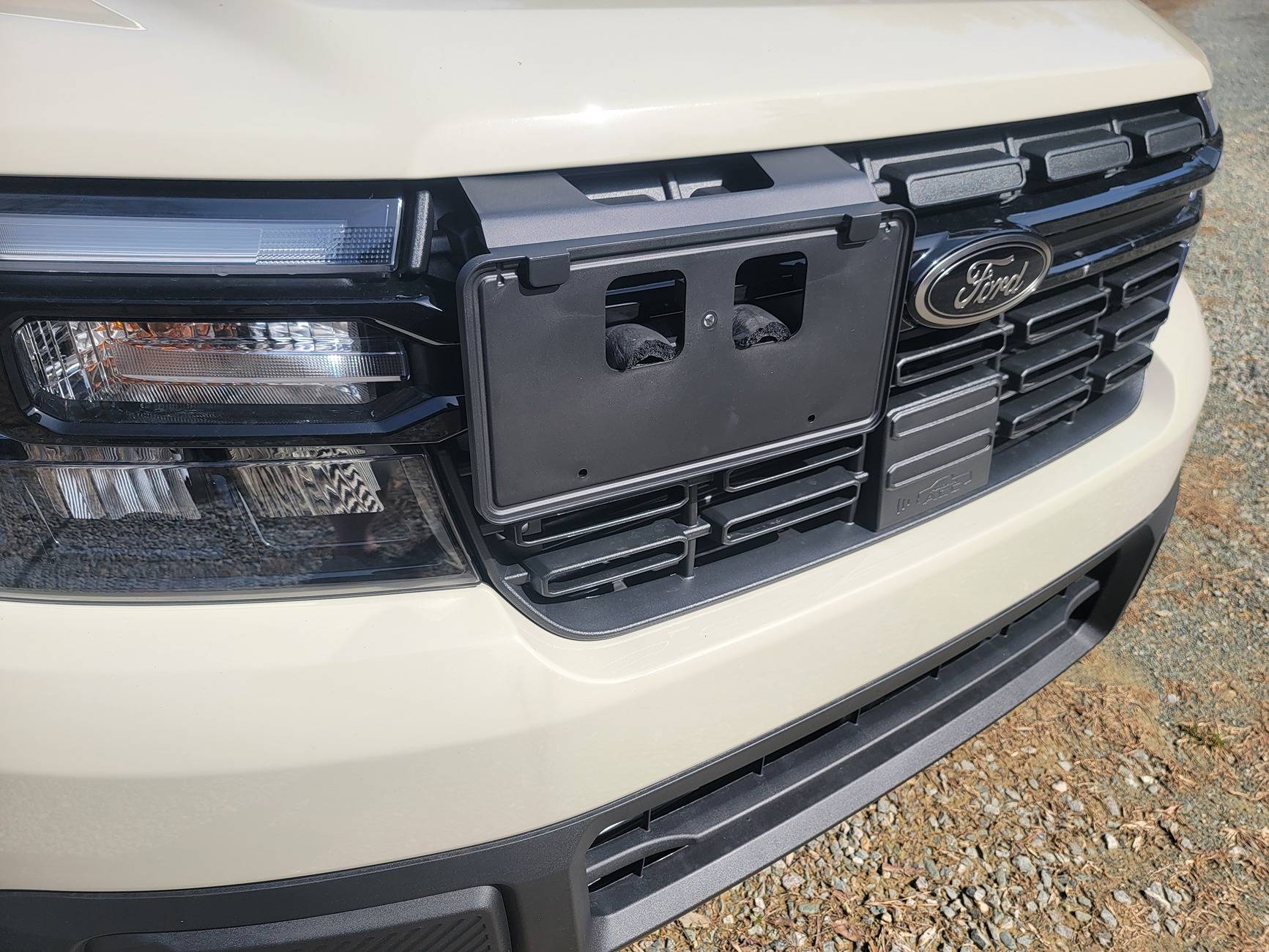 Ford Maverick 2025 front license plate location 1000029454
