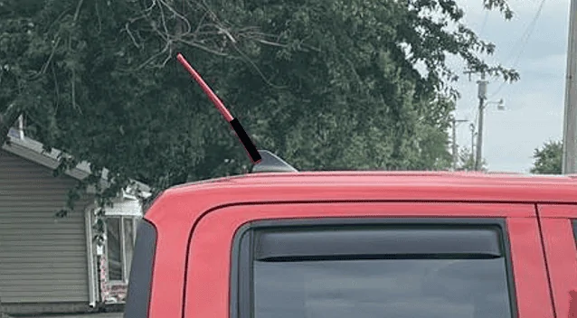 Ford Maverick Red antenna 1723473406637-d