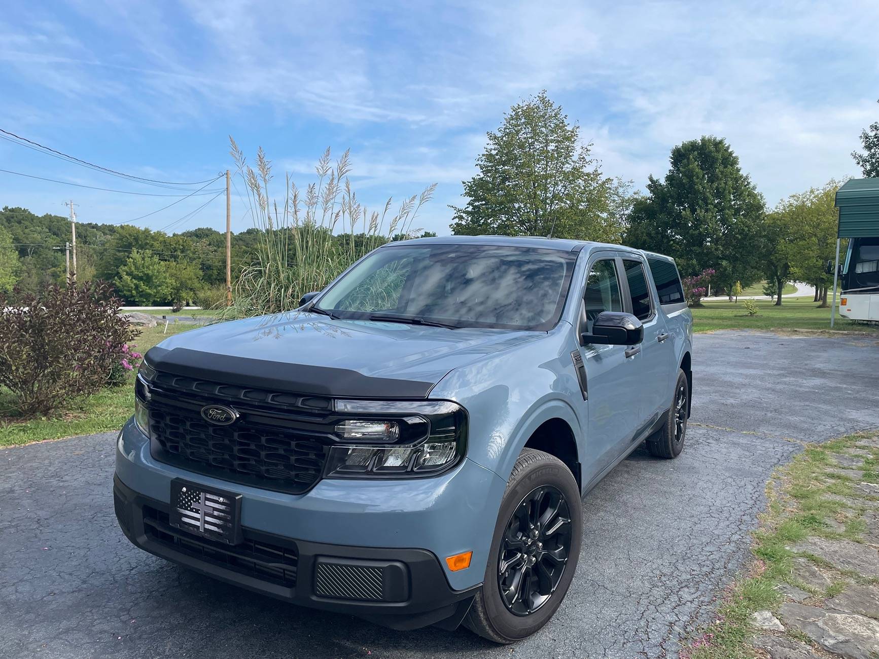 Ford Maverick Leer 100XQ Sport Truck Cap installed on 2024 Maverick AWDXLT Azure Gray with BAP IMG_3050
