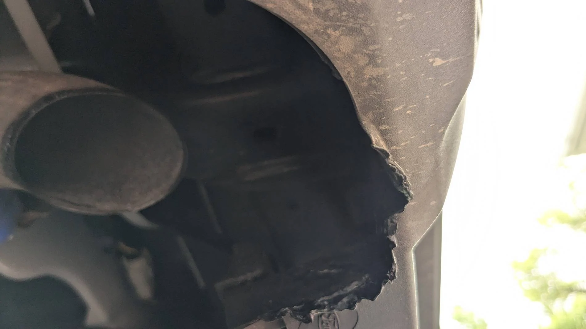 Ford Maverick Tail exhaust melting bumper 1000008317