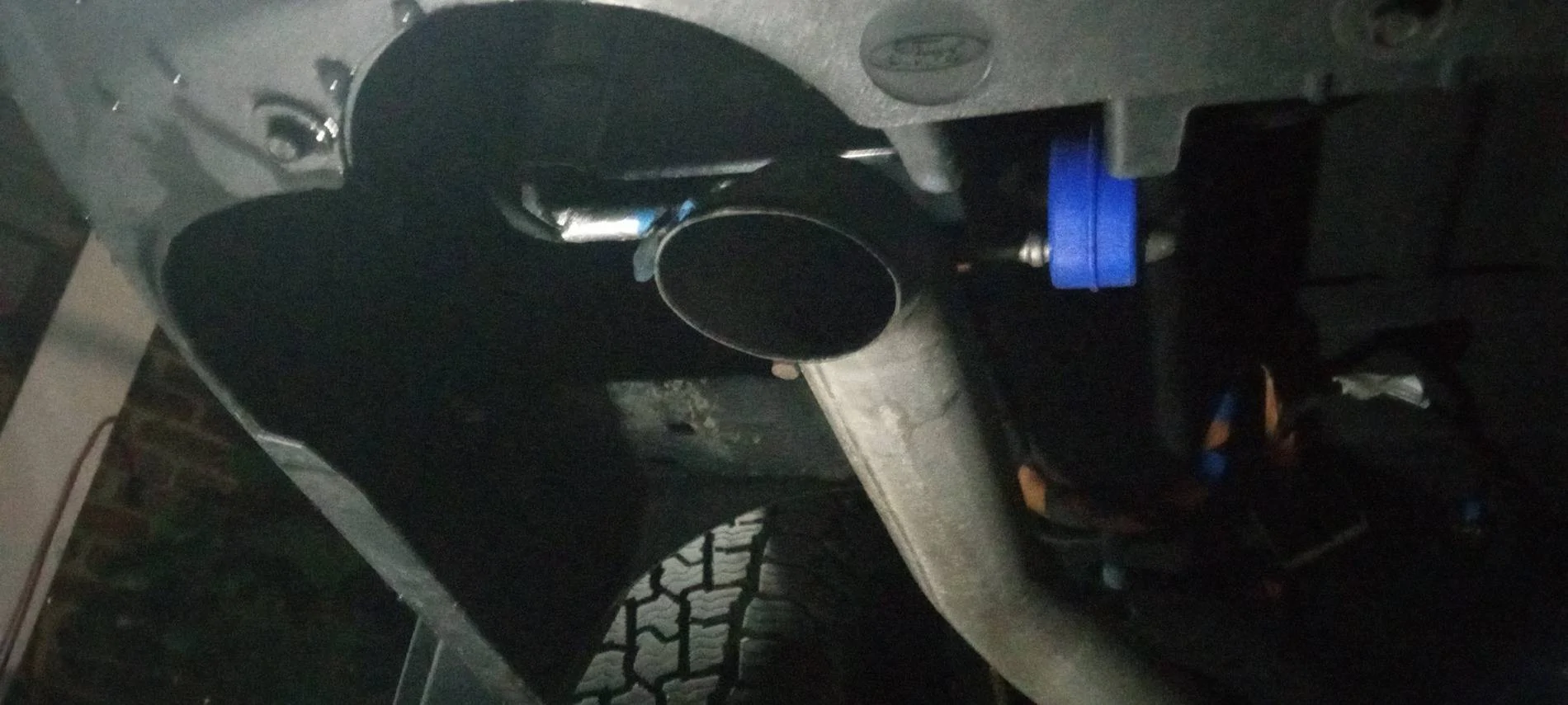 Ford Maverick Tail exhaust melting bumper exhaust2