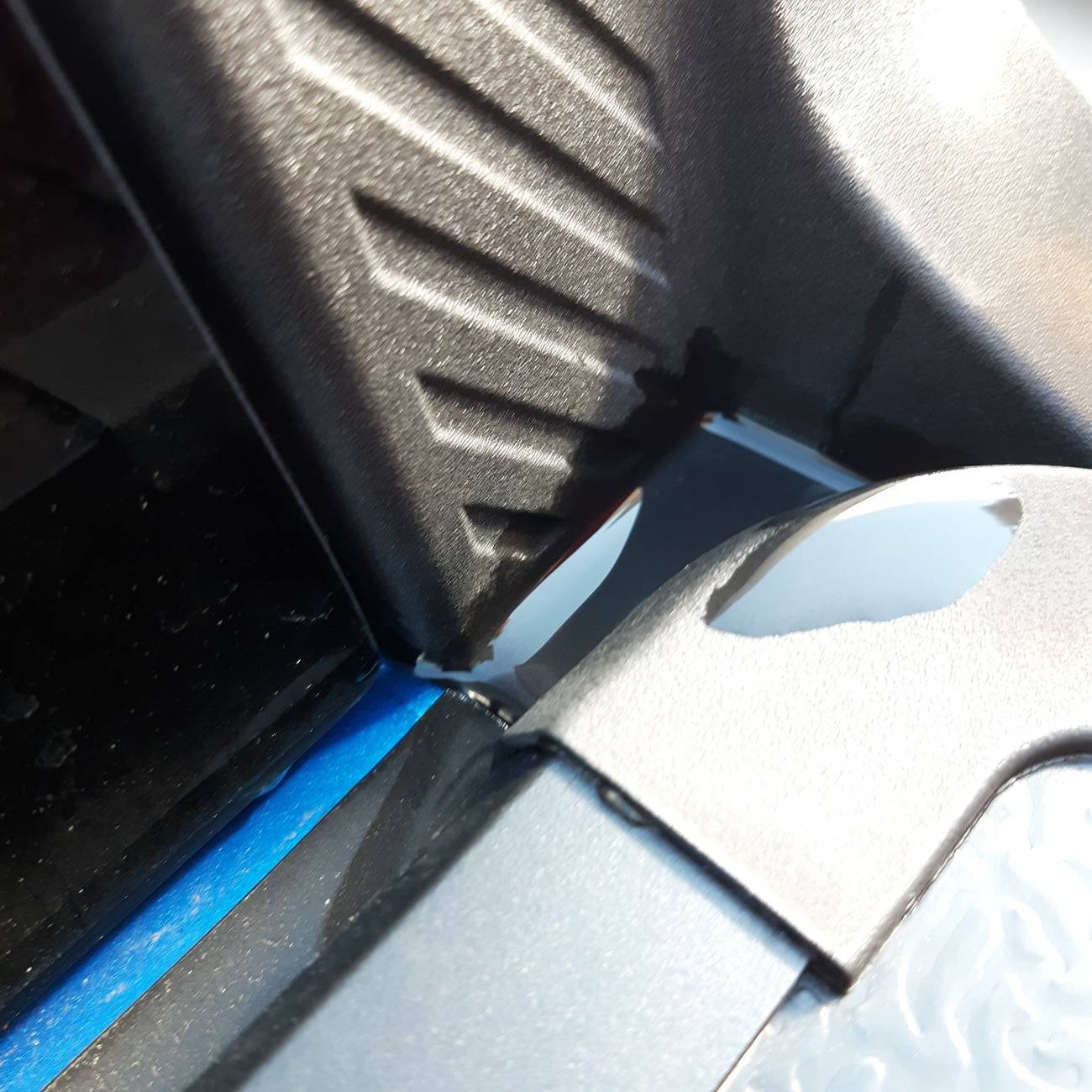 Ford Maverick Water drainage between back window and tonneau cover. 20240817_091854