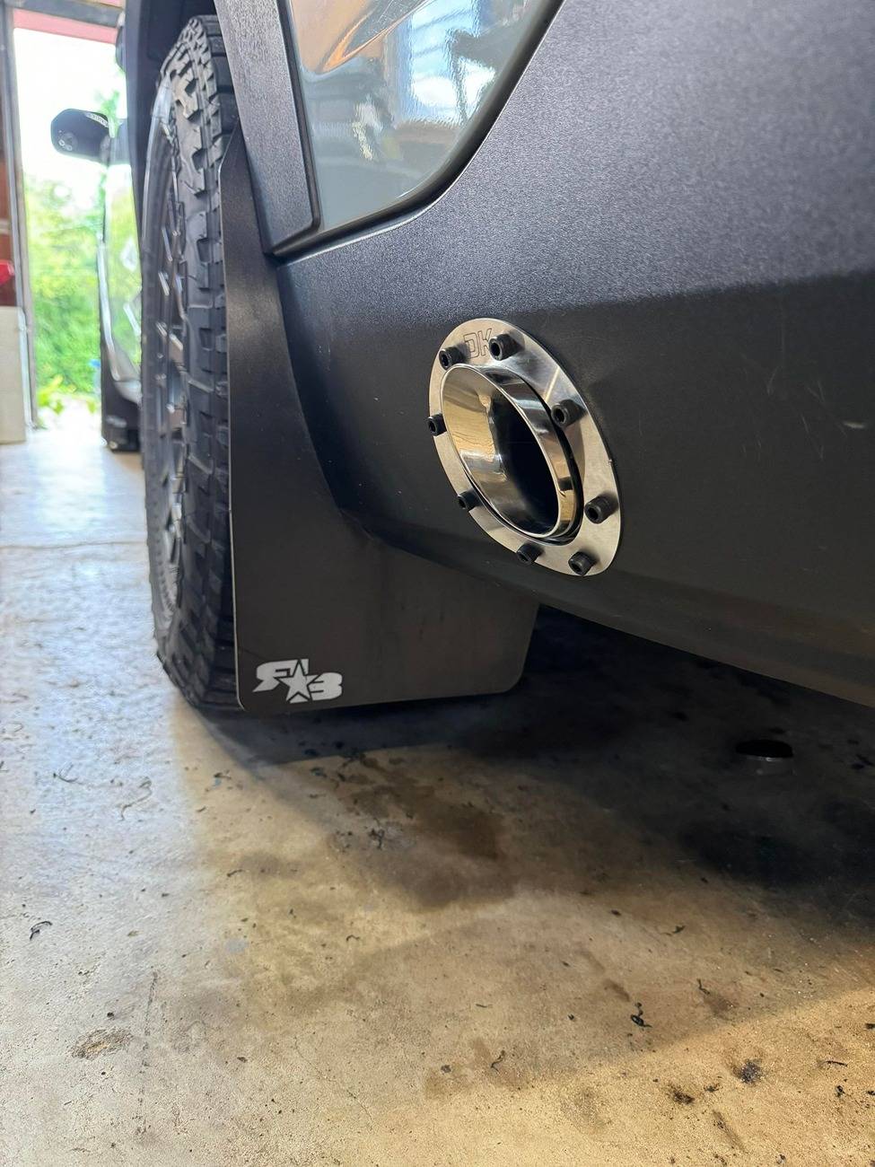 Exhaust.jpg