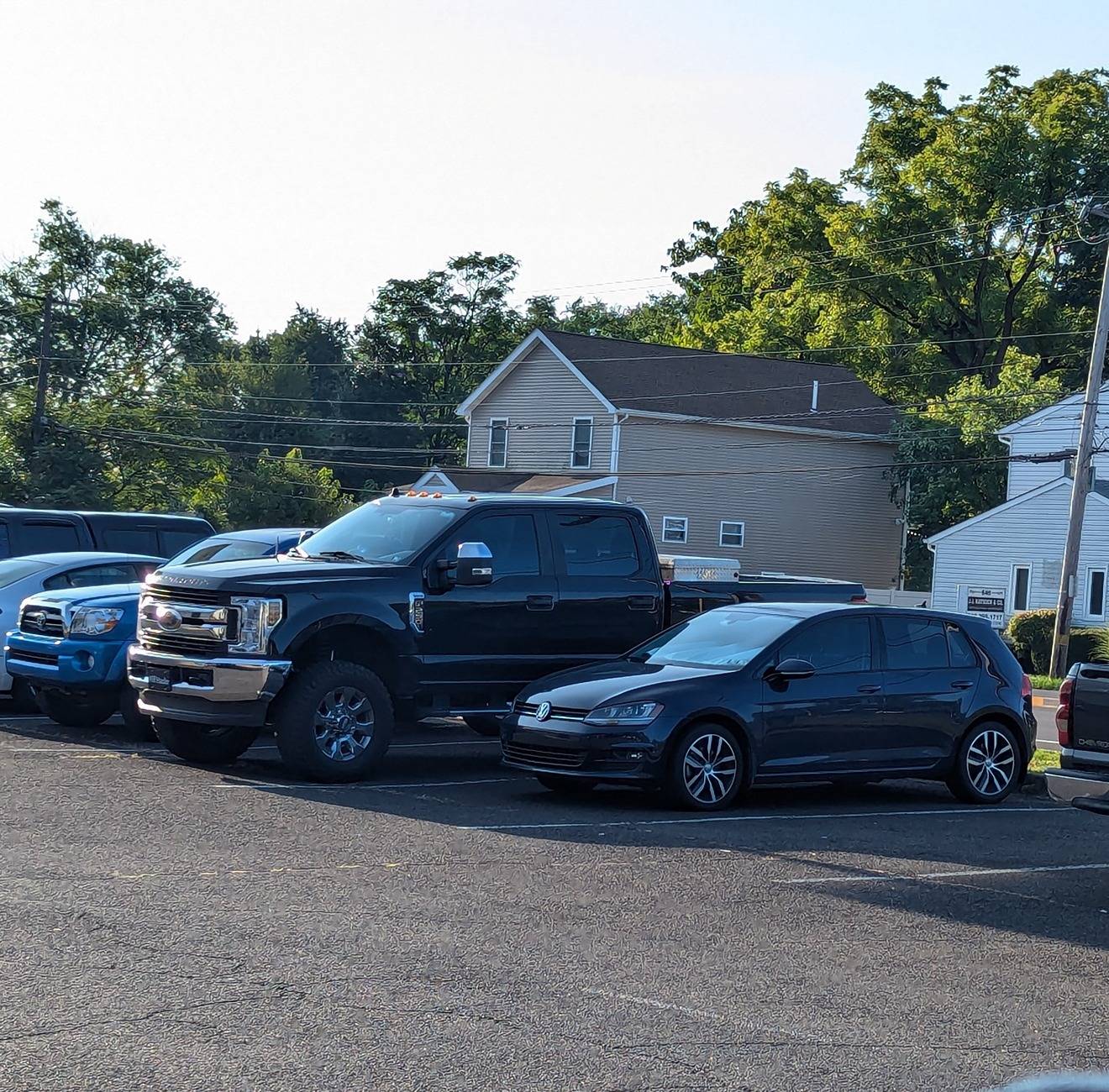 Ford Maverick Ford delays new EV pickup to 2027 PXL_20240822_114901854.MP