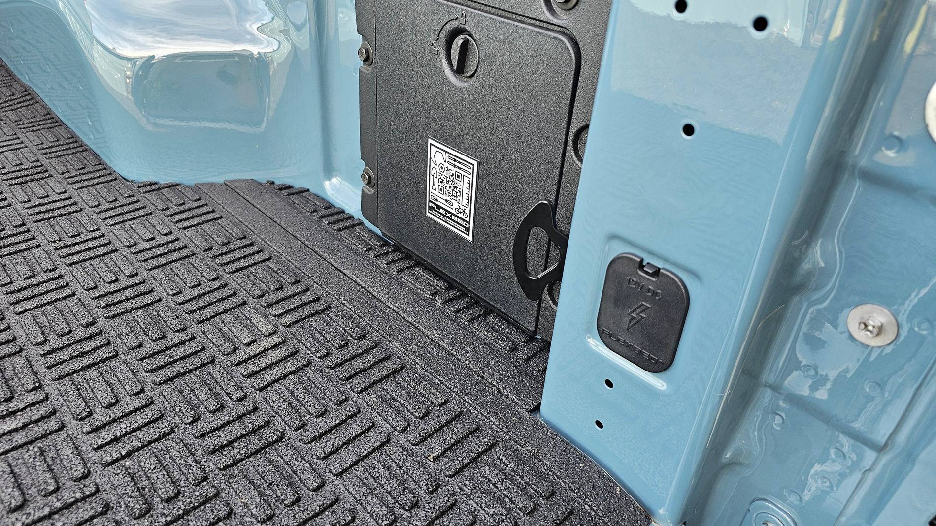 Ford Maverick Who does not have a bed liner? 20240130_125521