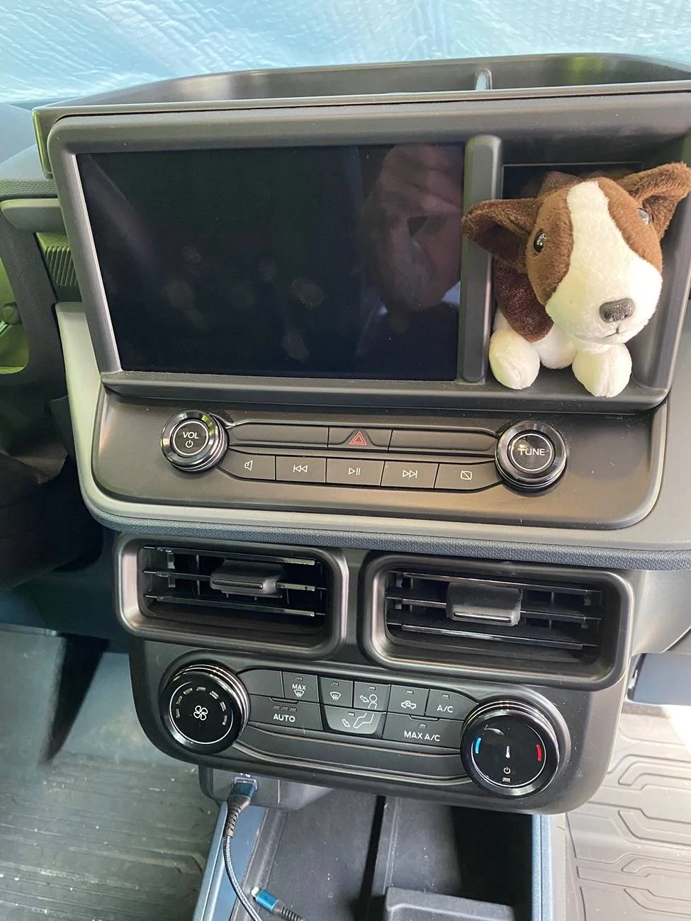 Ford Maverick Radio Surround IMG_7947