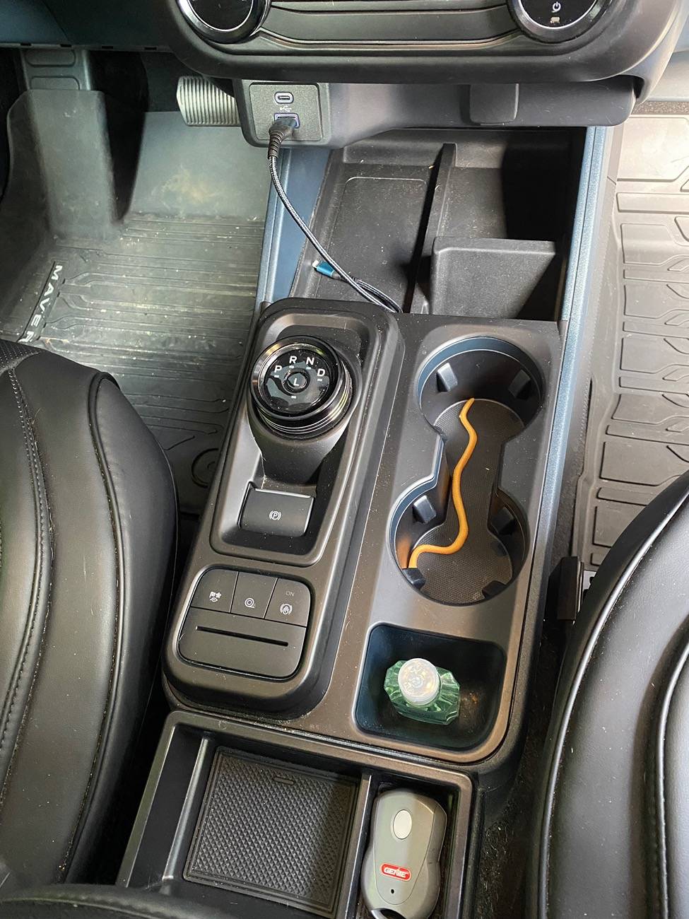 Ford Maverick Radio Surround IMG_7948