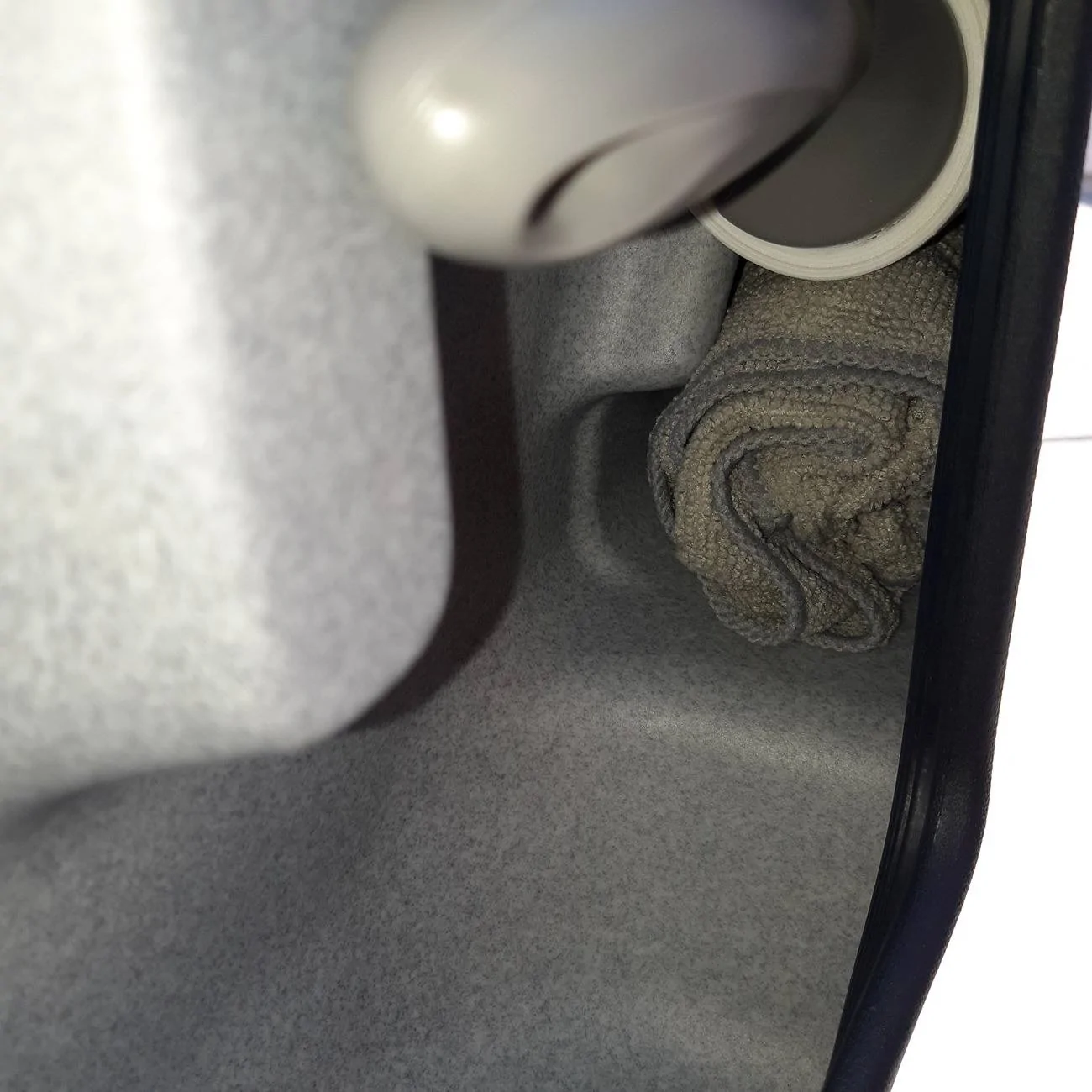 Ford Maverick Hidden small compartment 2024 Lariat doors. 20240827_074808
