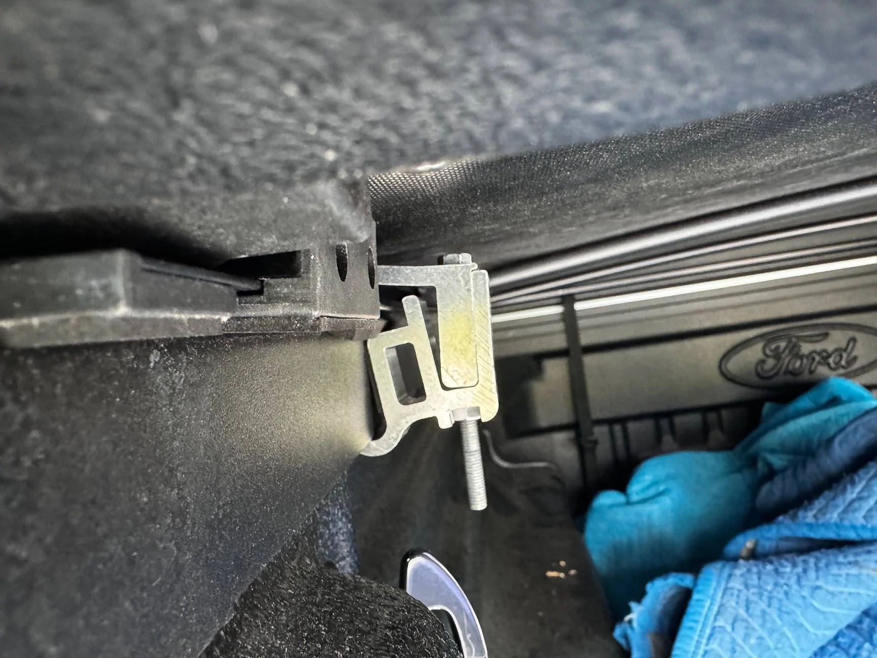 Ford Maverick Tonneau Cover clamp torque IMG_9625