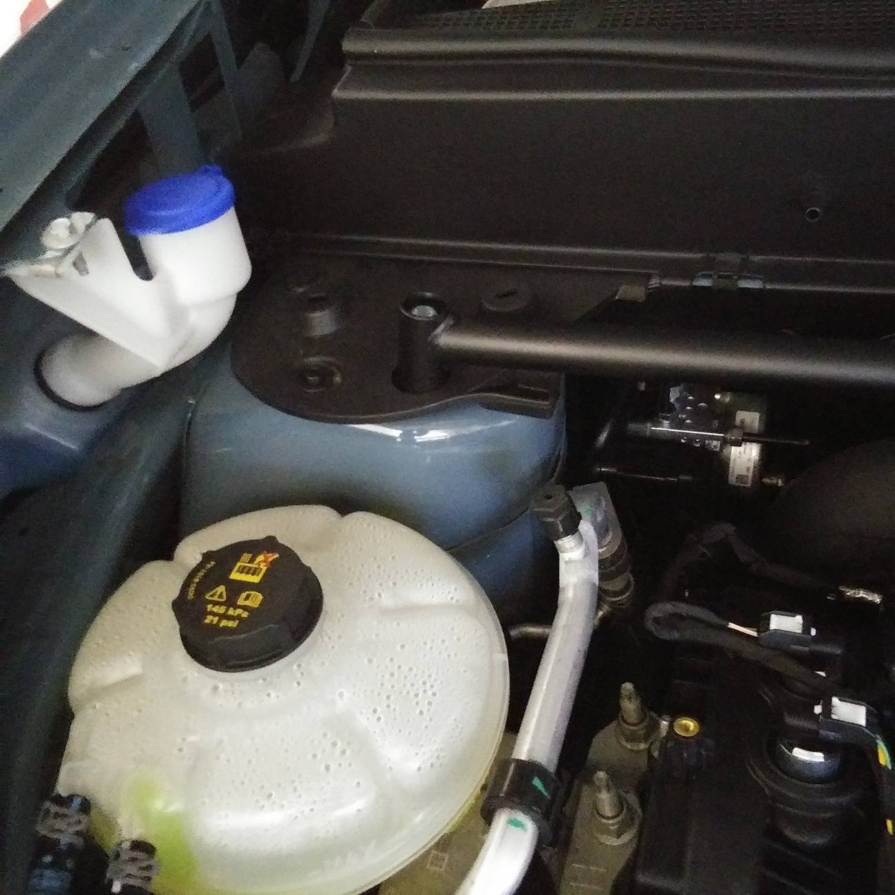 Ford Maverick Strut tower brace Steeda Steeda Install (1)