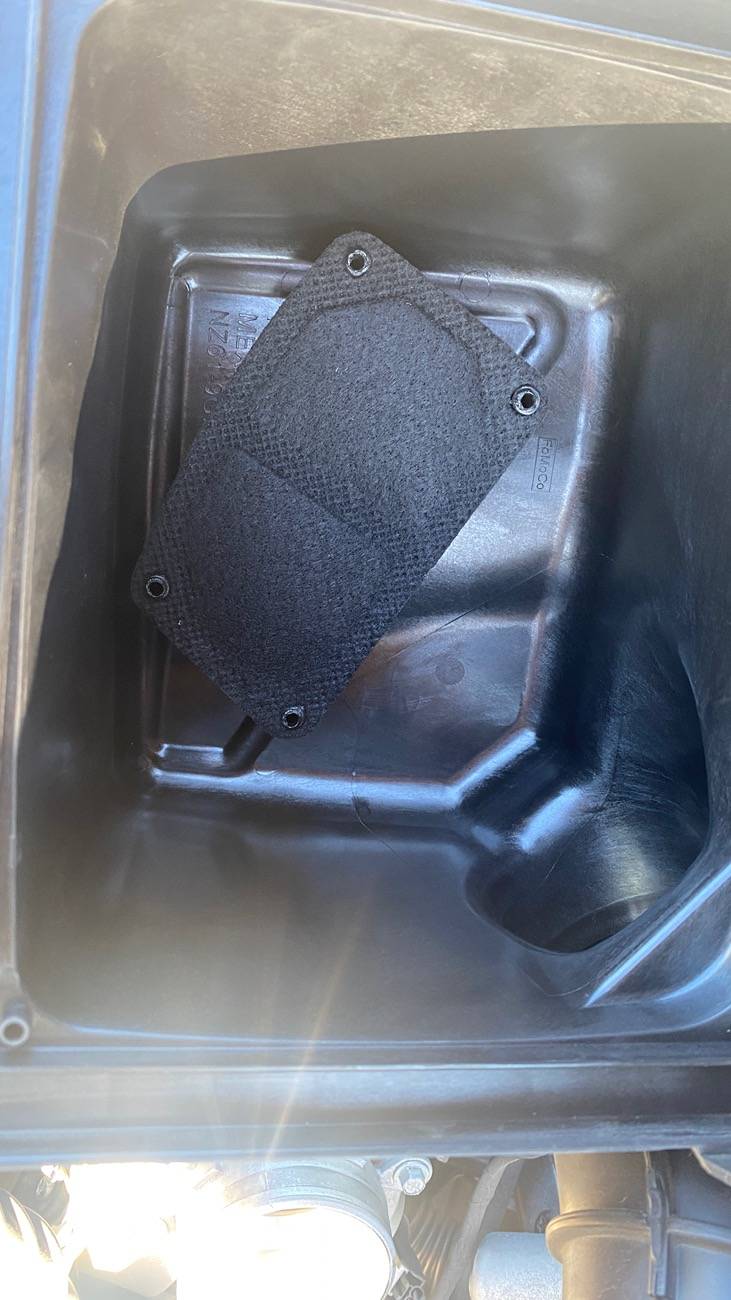 Ford Maverick Air filter cover. 2.5 L engine. IMG_1366