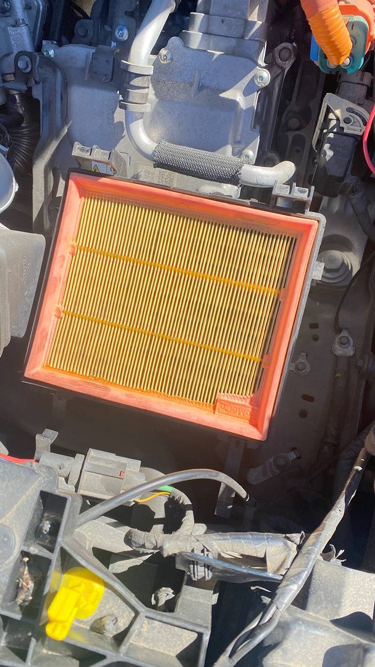 Ford Maverick Air filter cover. 2.5 L engine. IMG_1363