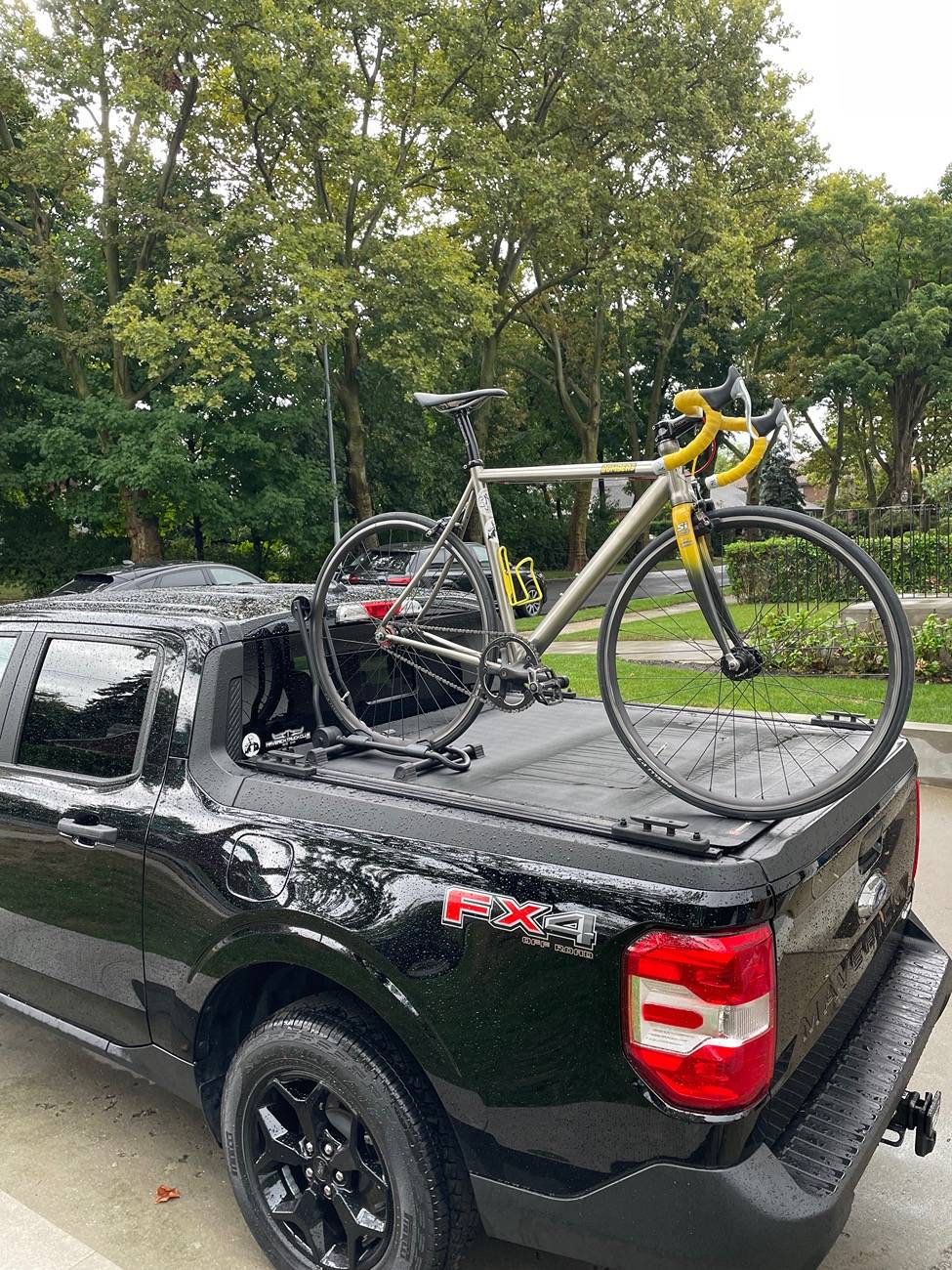 Ford Maverick Need some help with bike rack on tonneau IMG_2478