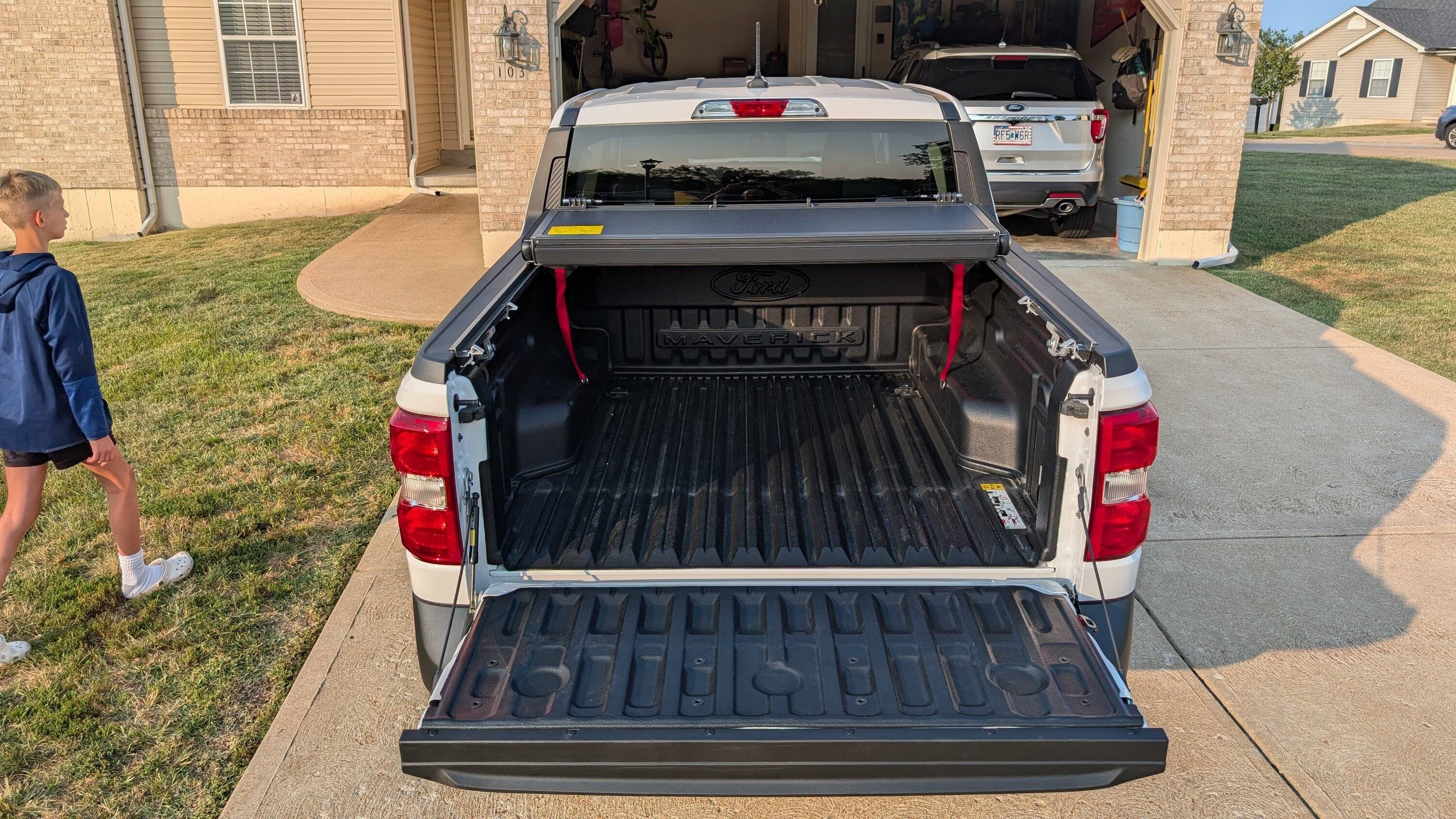 Ford Maverick Installed a Rough Country low profile tonneau cover after work today. PXL_20240909_225731726.MP