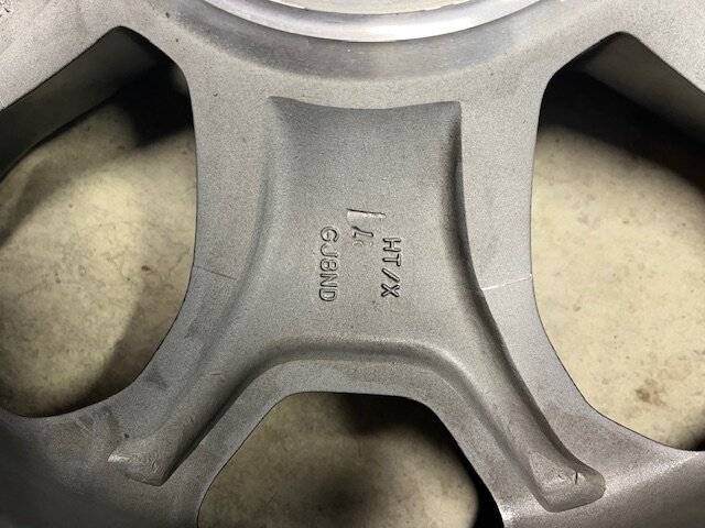 Ford Maverick XLT wheels & tires IMG_6578