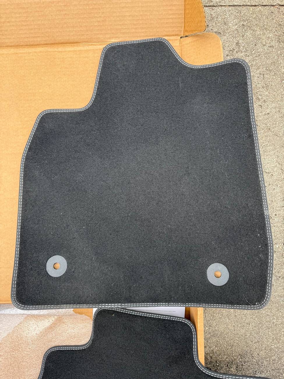 Ford Maverick OEM Hybrid Floormats ($39) IMG_4480