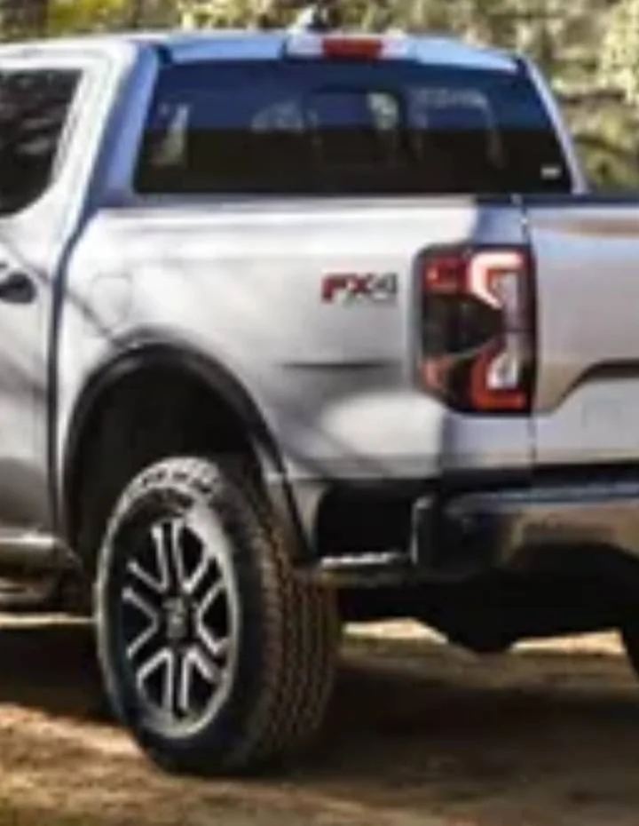 Ford Maverick Please Ford ....put a step on the side of the back bumper 20240924_081619