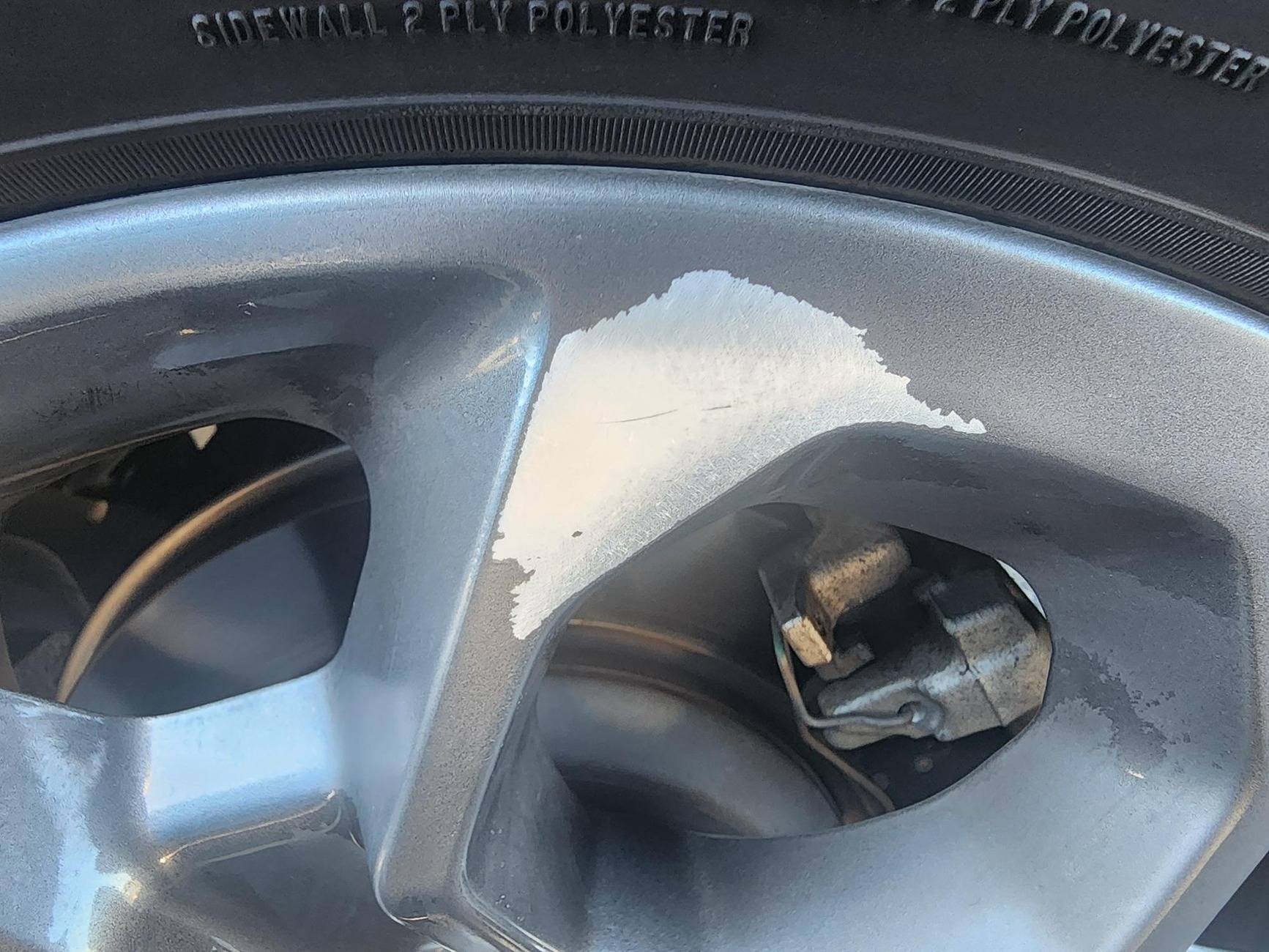 Ford Maverick XLT carbonized 17" wheel, paint flaking off  (Now with pics) 1000001247