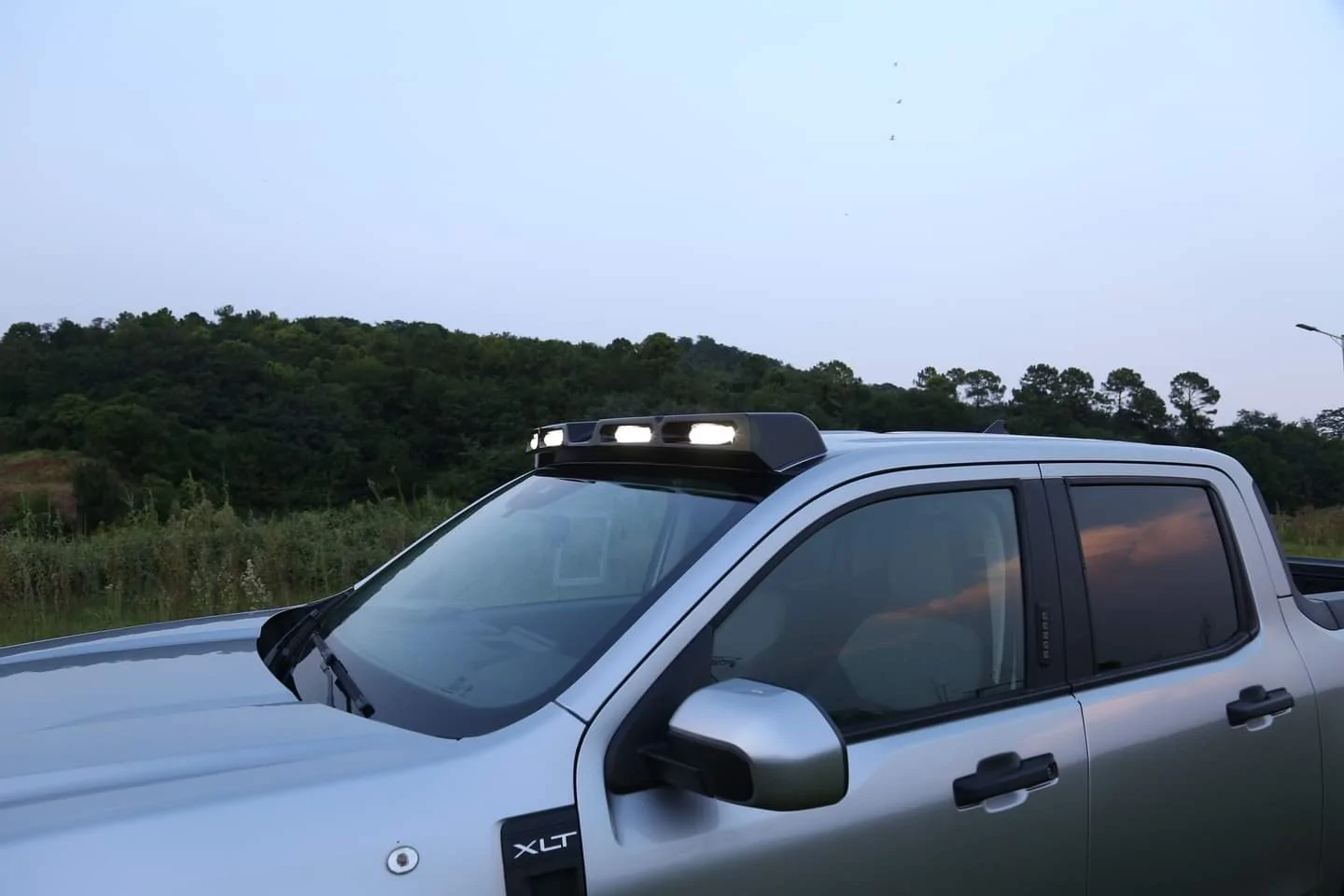 Ford Maverick Windshield light bar? 1000009978