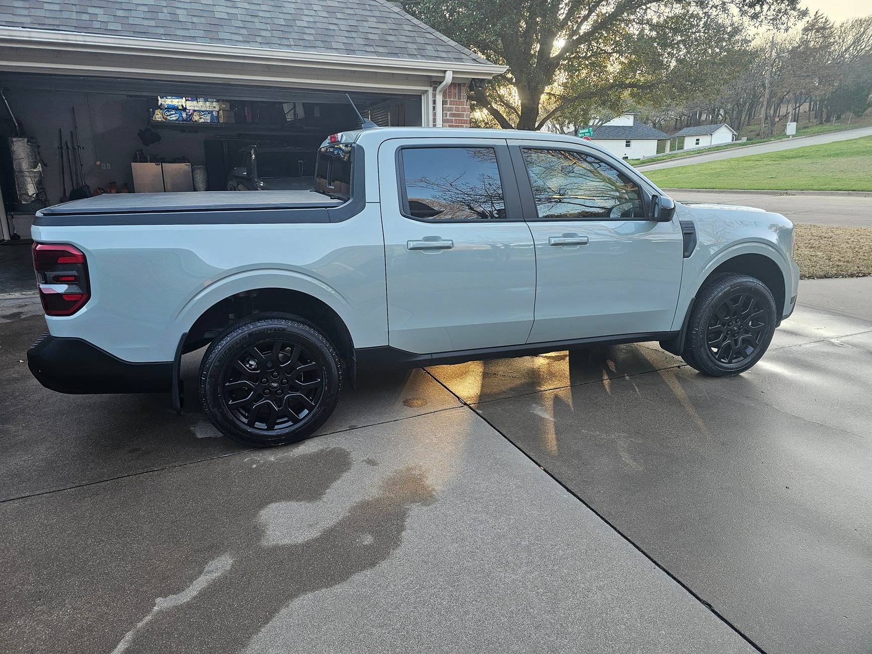 Ford Maverick 2024 Ford Maverick Lariat Hybrid $33500 Mav Bed Closed Right View