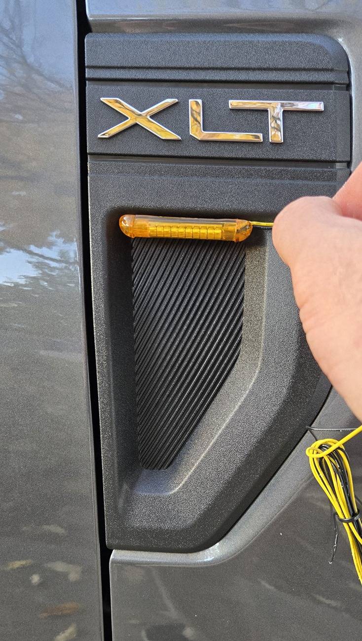 Ford Maverick 💡 Converting the Maverick side badge to a signal lamp light -- DIY how-to and result video [night video added] 20241023_173533