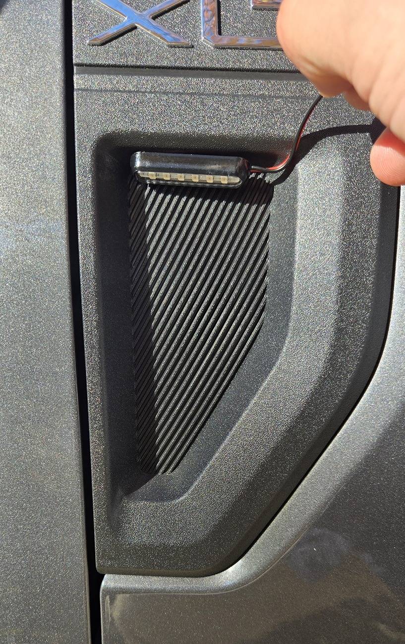 Ford Maverick 💡 Converting the Maverick side badge to a signal lamp light -- DIY how-to and result video [night video added] 20241023_153822