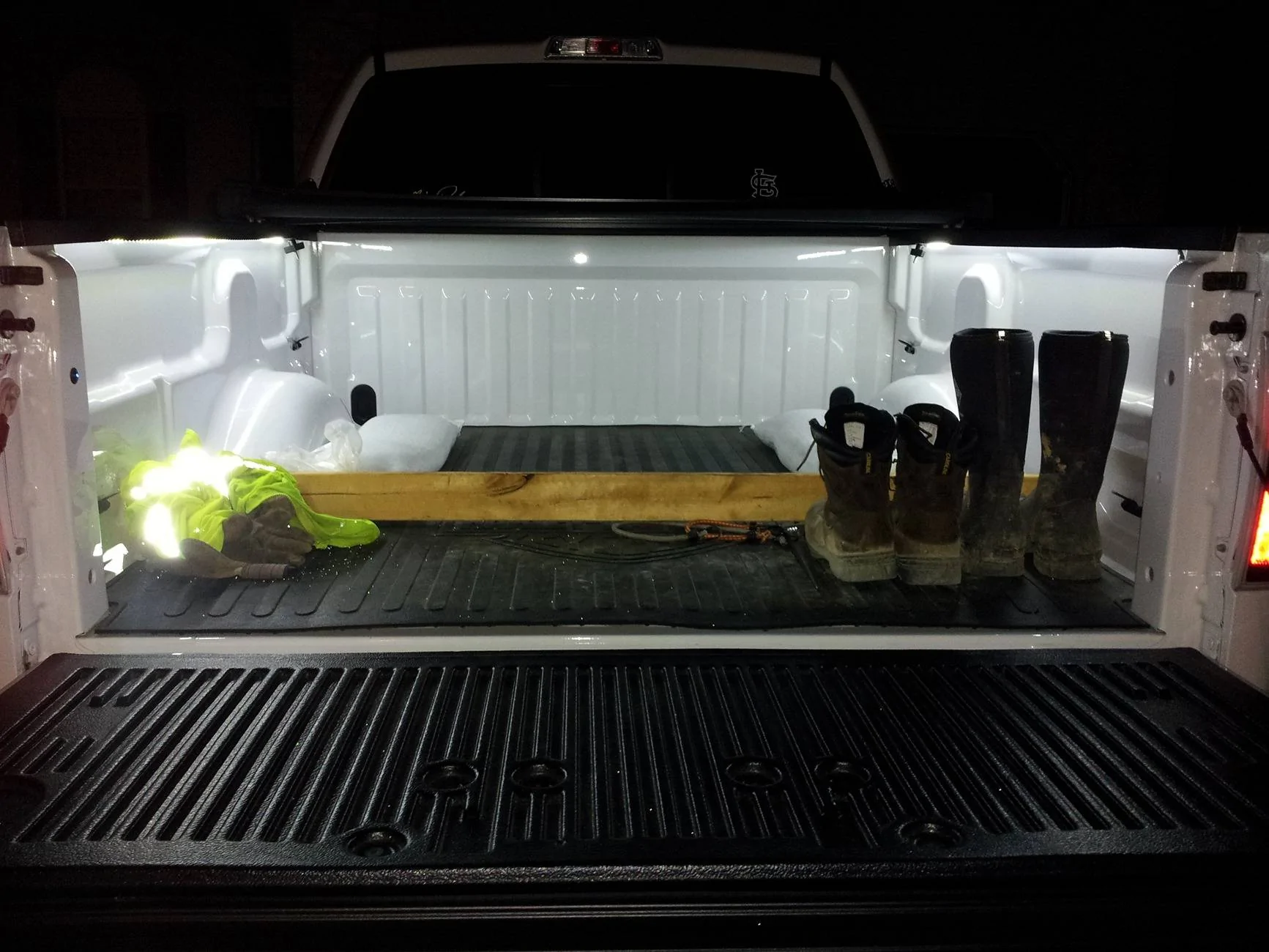 Ford Maverick New Bed LED strip lighting. Cheap and easy mod! 20130406_011114