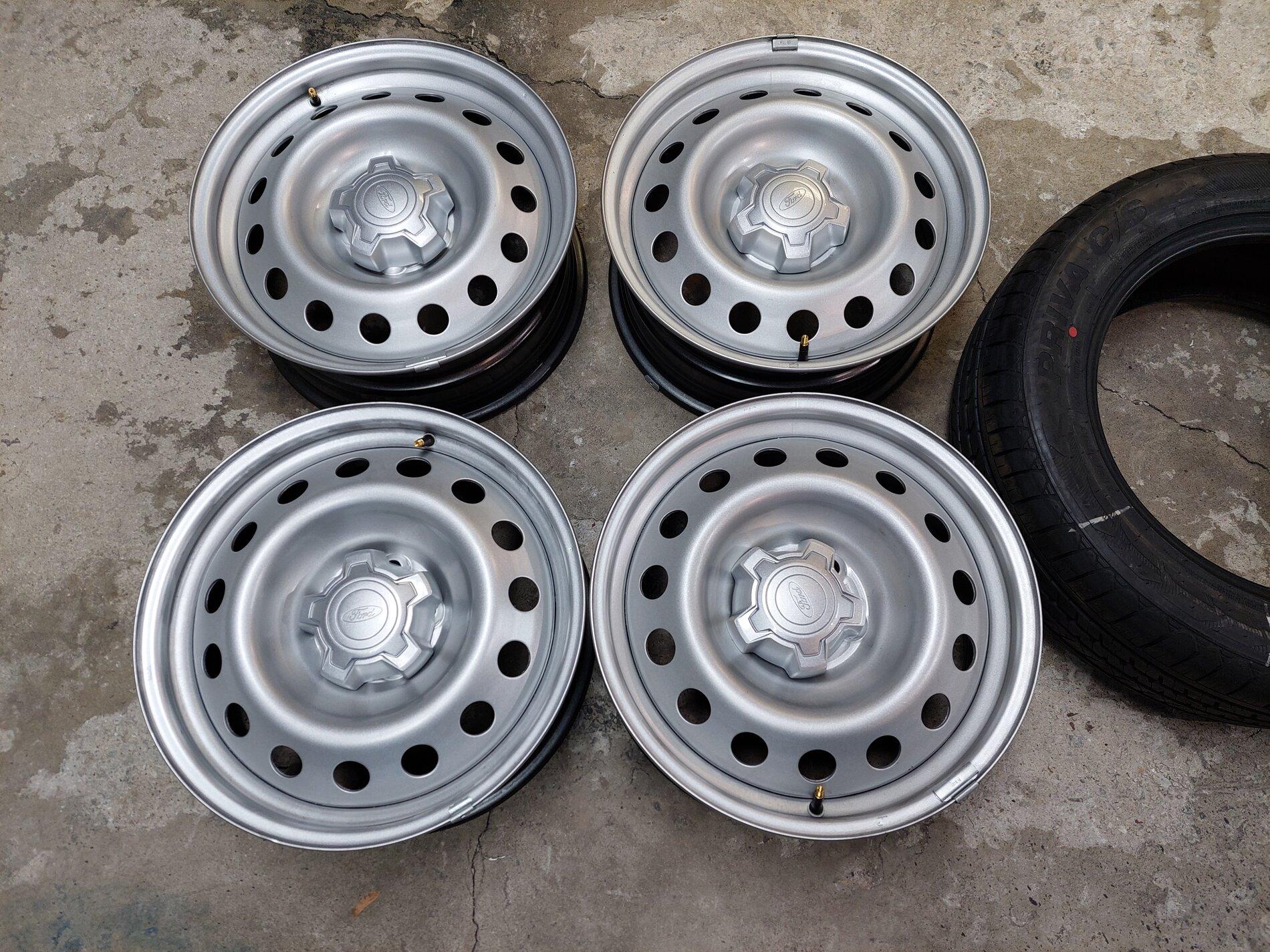 Ford Maverick New take off OEM Ford Maverick steel wheels and fullsize spare $260 20211122_162253