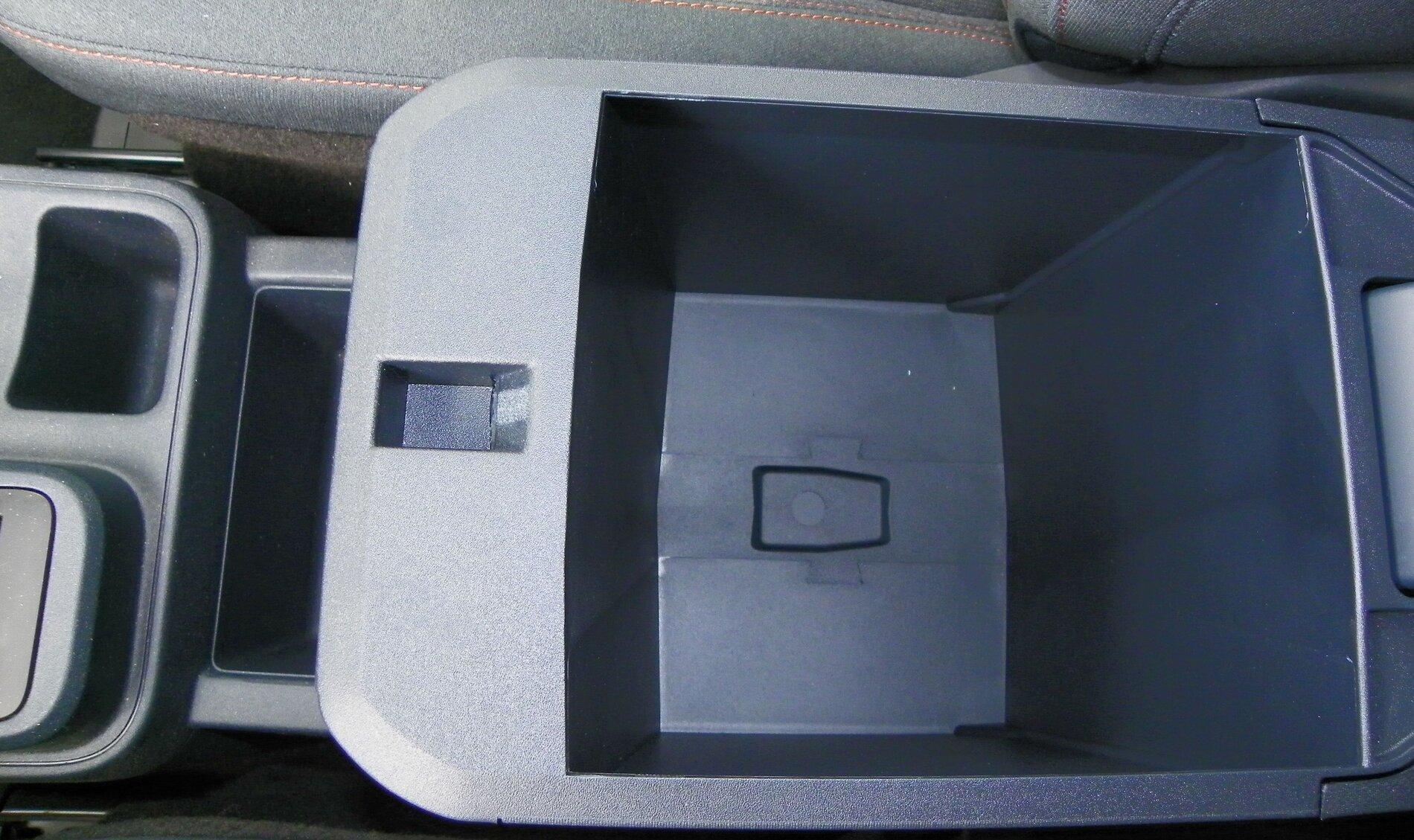 Ford Maverick High quality XLT Interior photos? Center Console Storage + 2 other cubby holes.JPG