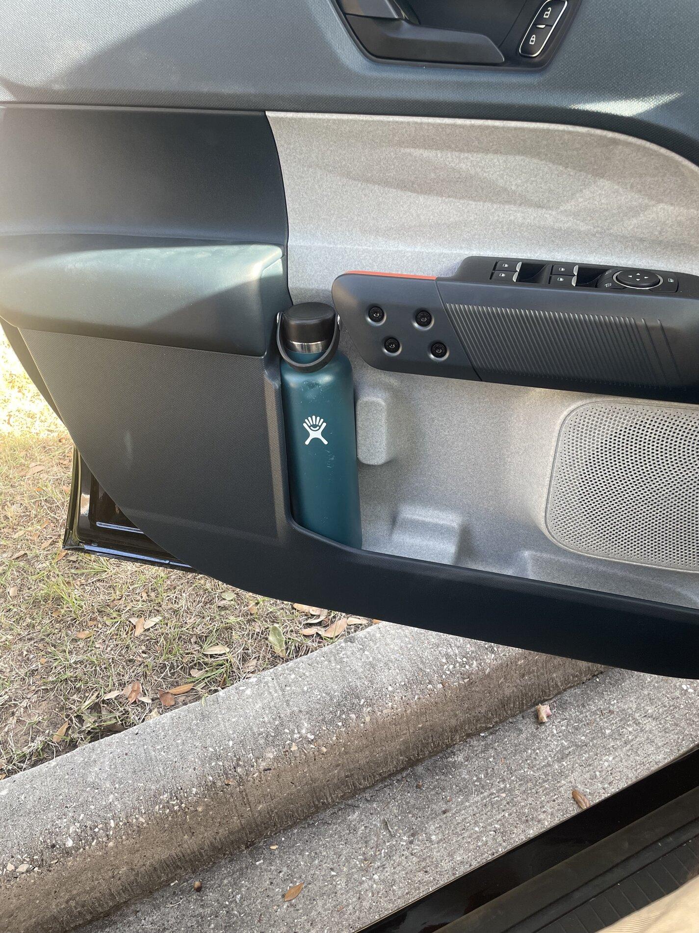 Ford Maverick OK, does anyone know what water bottle ACTUALLY FIT in the front doors? Hydro