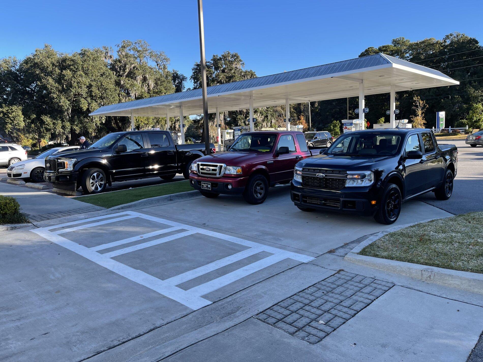Ford Maverick Ford being well represented at Parker's this morning! EE578425-1C71-4A54-AF3B-FE7FF3E27E69