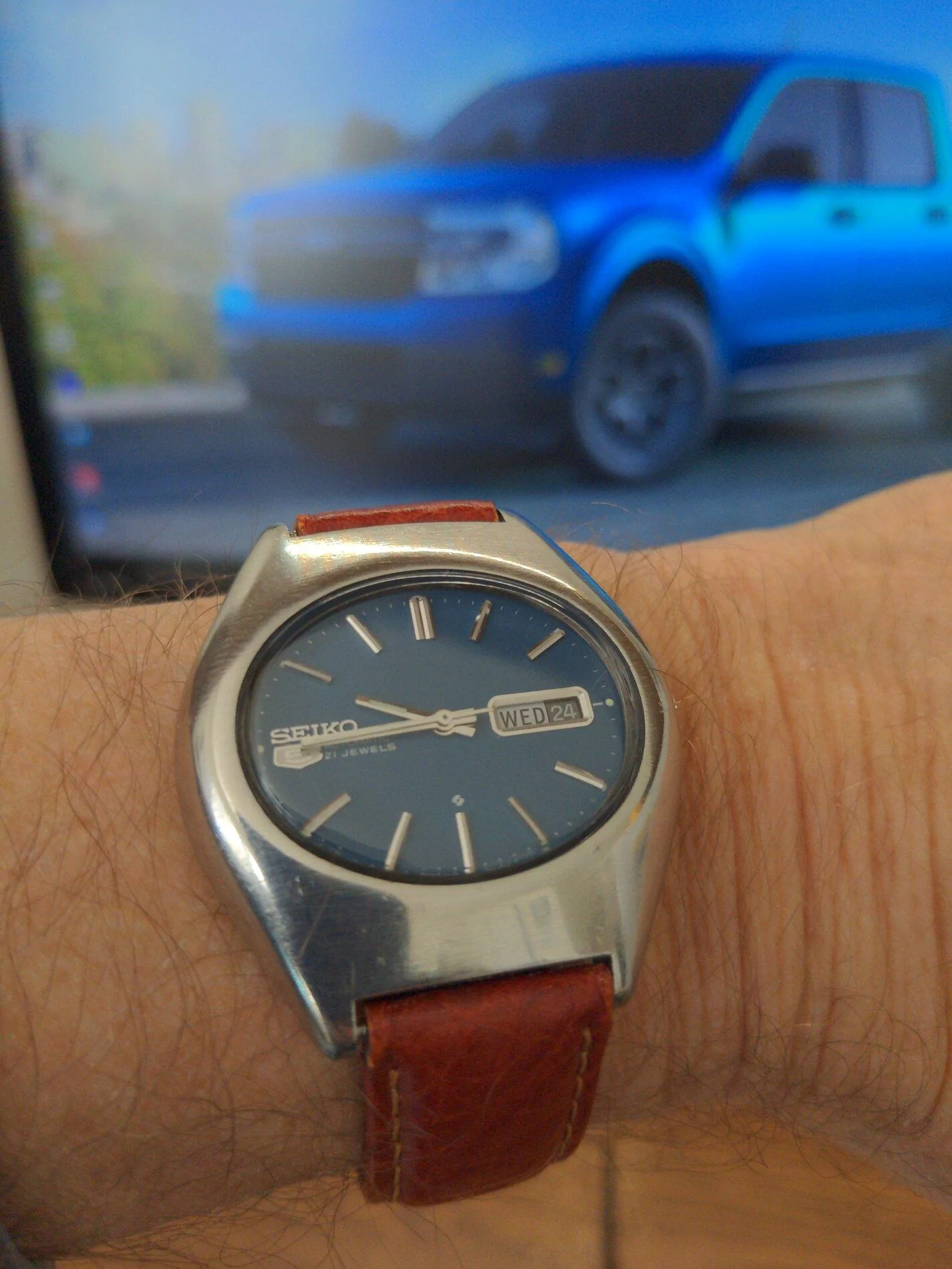 Ford Maverick Blue or Black? 16377649498094841303789877517884