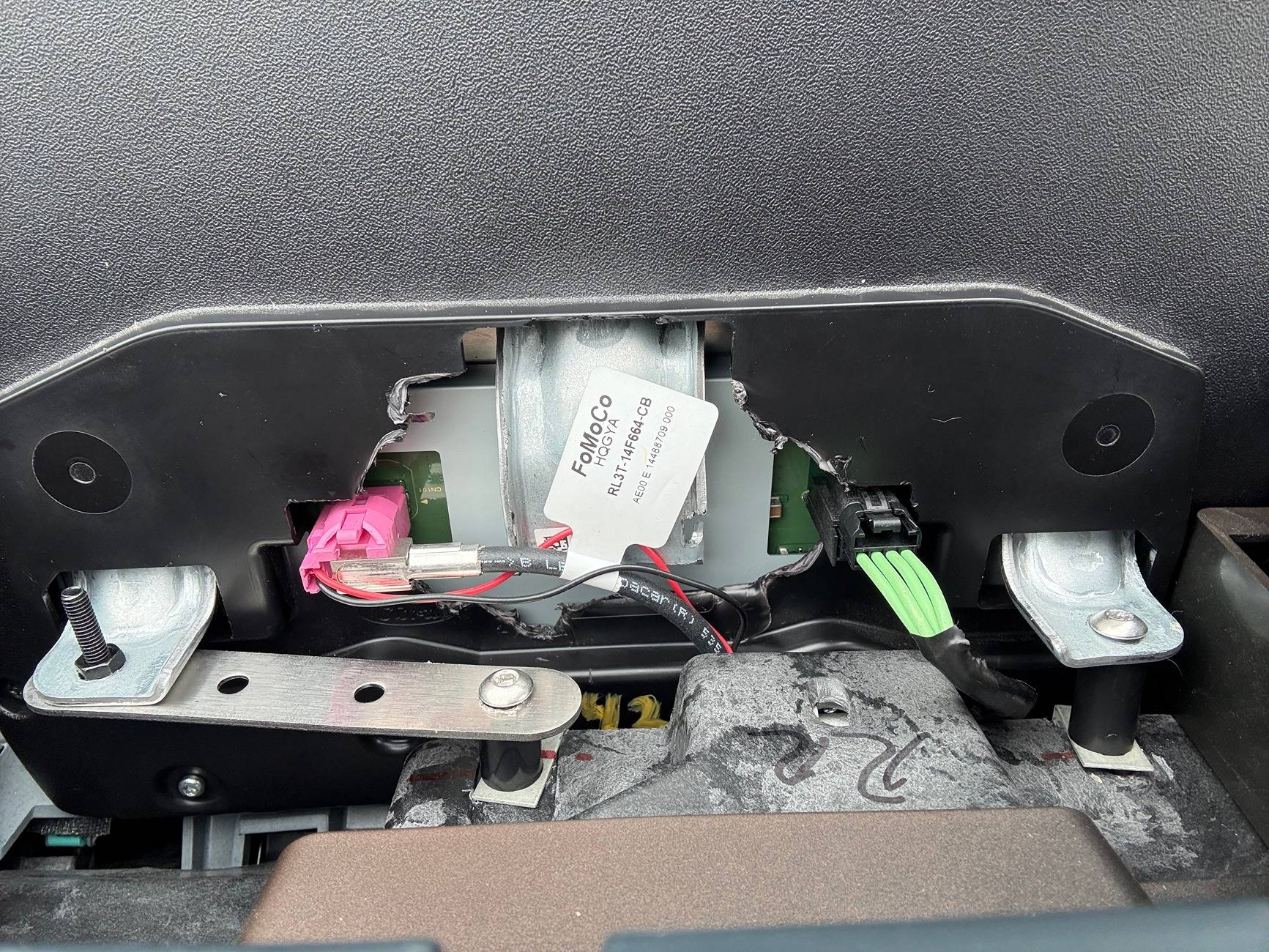 Ford Maverick Sync4 APIM and 13.2" Screen Installation Guide (Lariat Models) IMG_0108