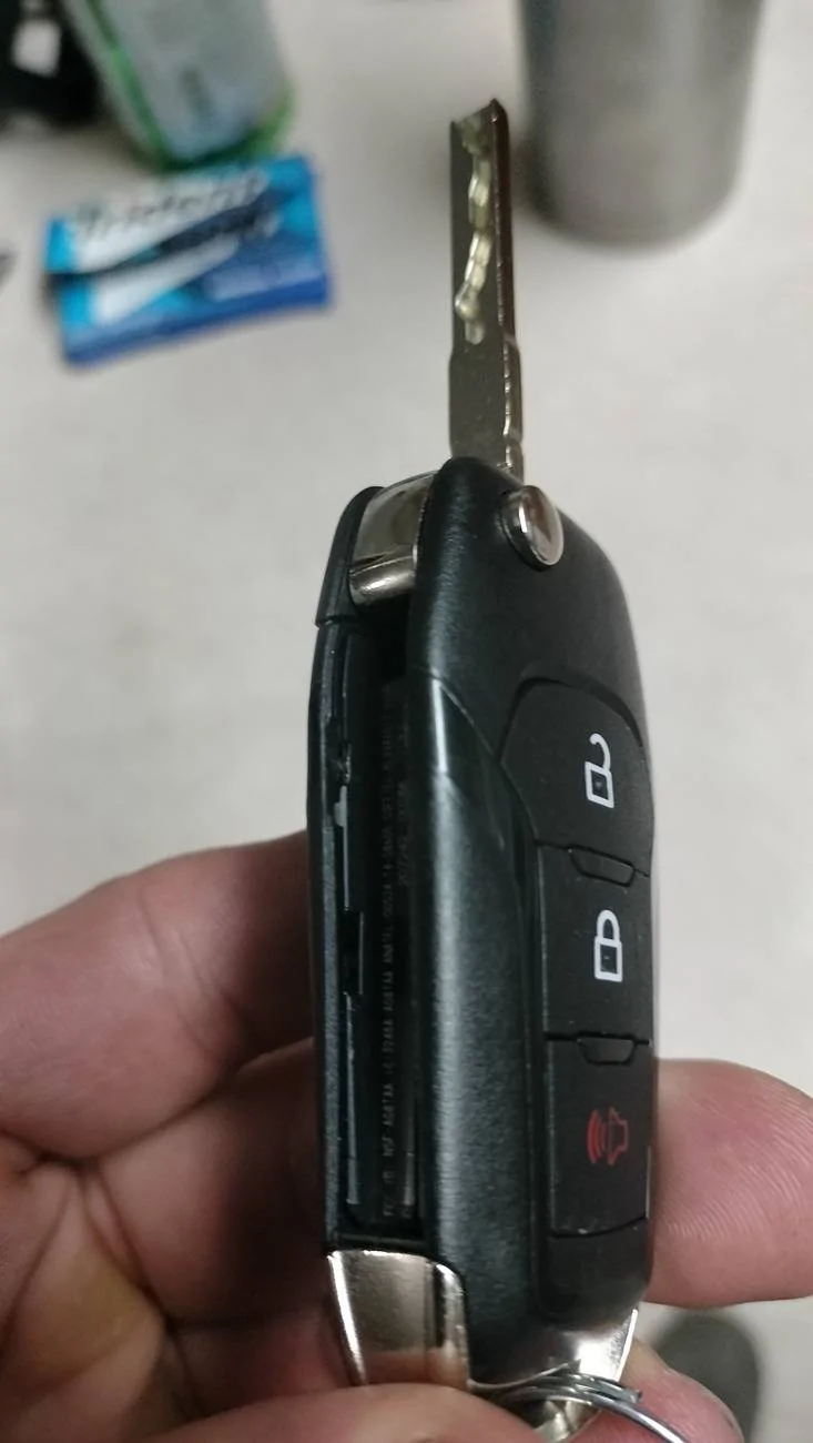 Ford Maverick Remove panic button from Maverick key fob (DIY how-to disassemble) IMG20241107224844