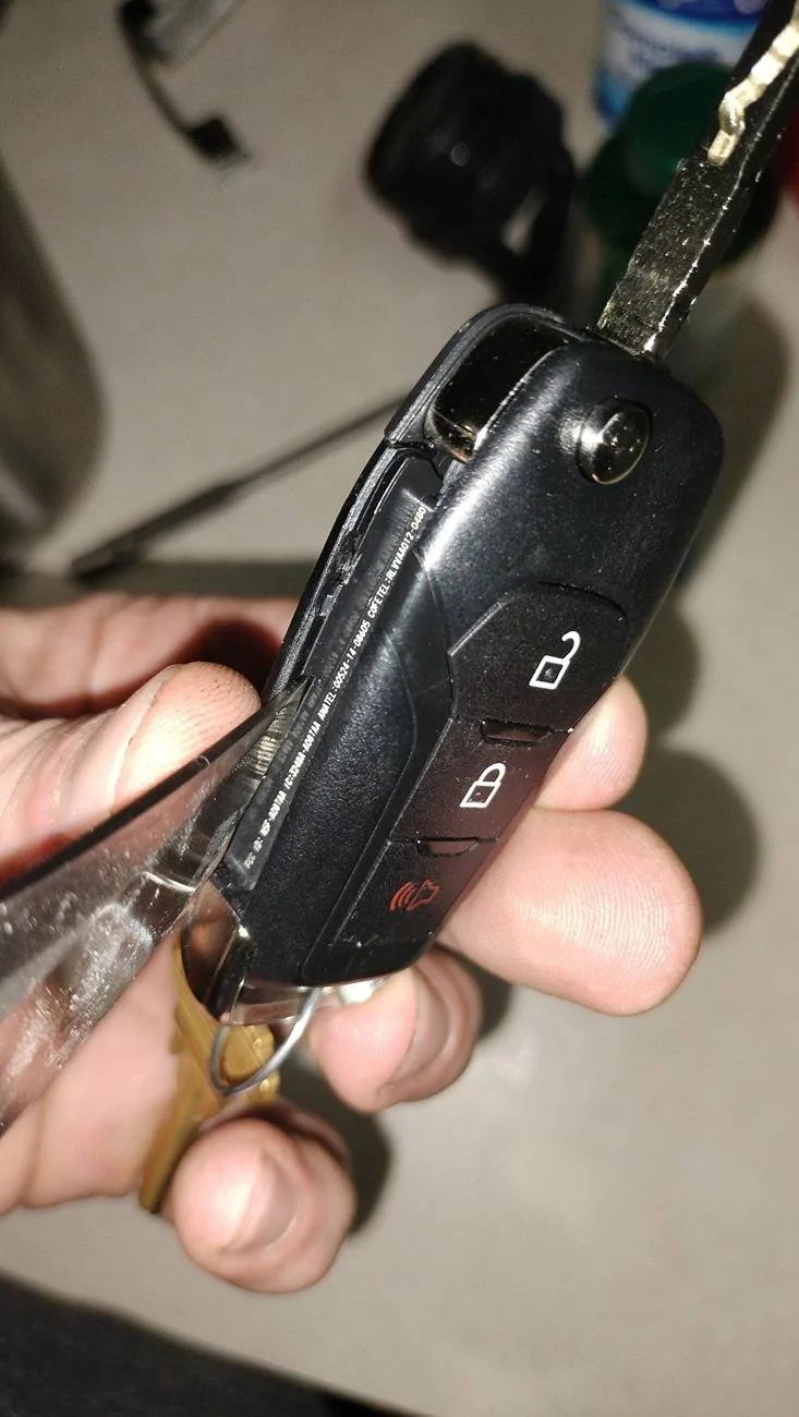 Ford Maverick Remove panic button from Maverick key fob (DIY how-to disassemble) IMG_20241107_225003