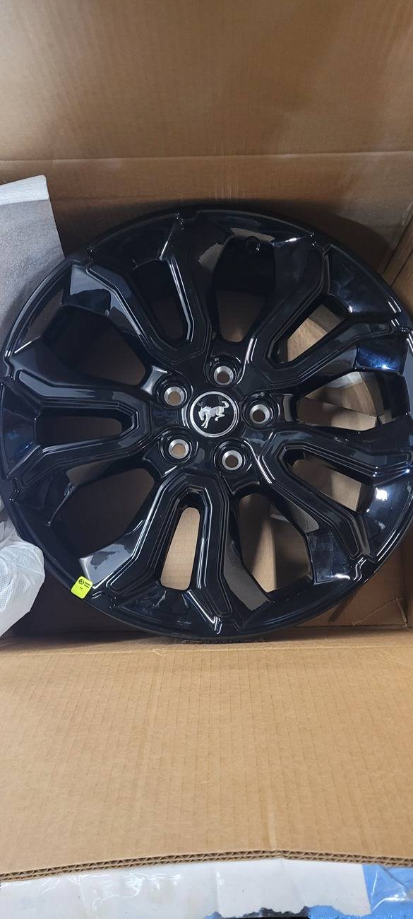 Ford Maverick Factory Tires Sizes & Wheels Specs For 2022 Maverick: Width, Offset, Bolt Pattern, Center Bore, Thread Size, Weight 20241101_074204