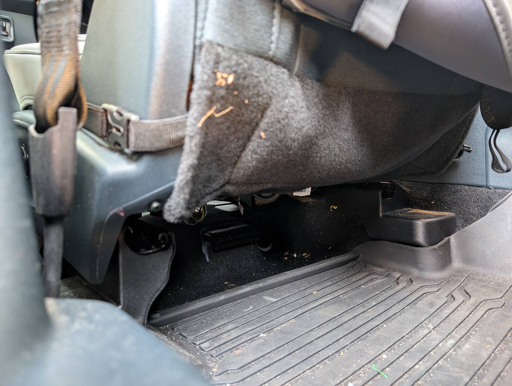 Ford Maverick I have finally given up on Mabbett seat covers cover6