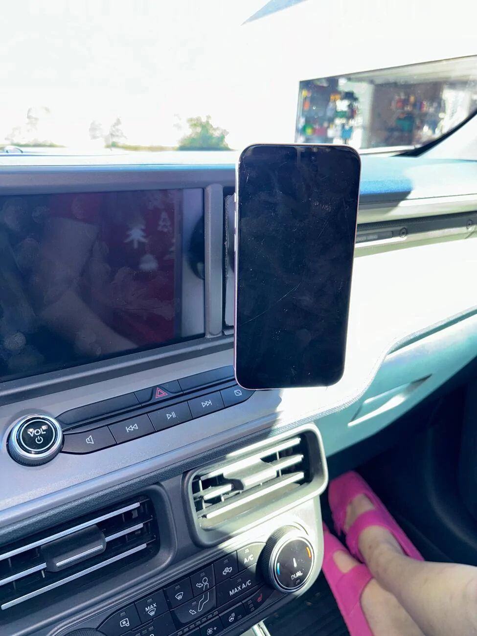 Ford Maverick Cubby Phone Holder tempImagemGlX7y