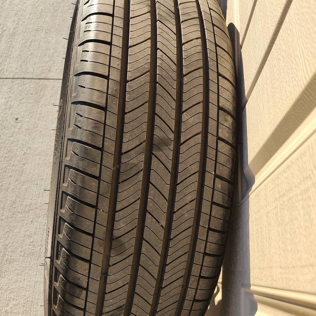 Ford Maverick 2024 Maverick Lariat New Take-Off Wheels & Tires Tire Tread